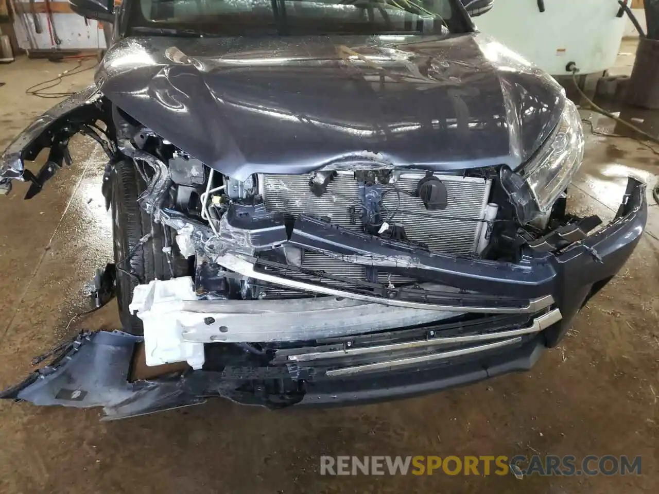 9 Photograph of a damaged car 5TDDZRFH8KS739691 TOYOTA HIGHLANDER 2019