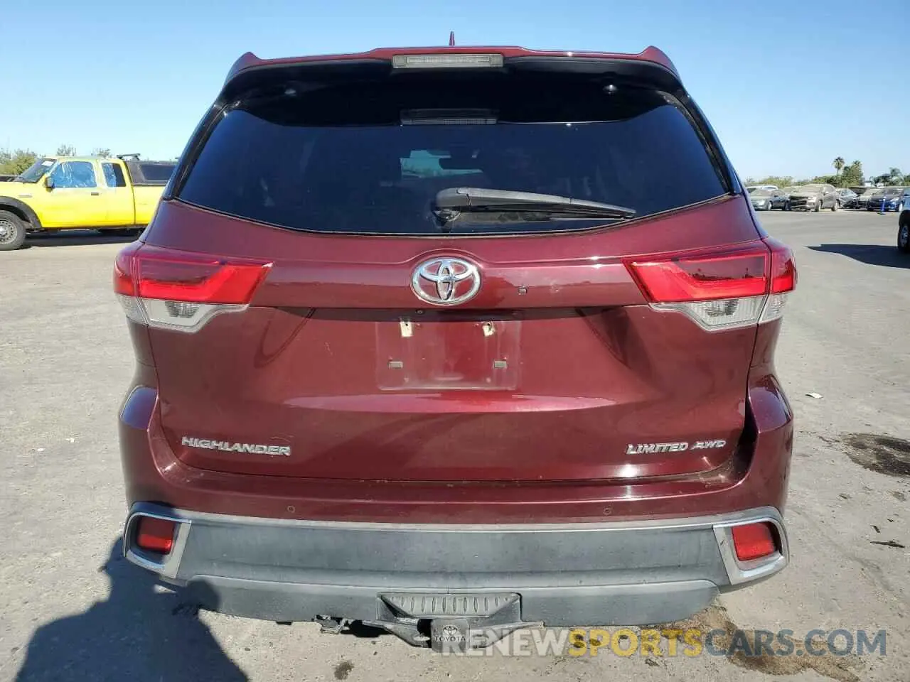 6 Photograph of a damaged car 5TDDZRFH8KS917566 TOYOTA HIGHLANDER 2019