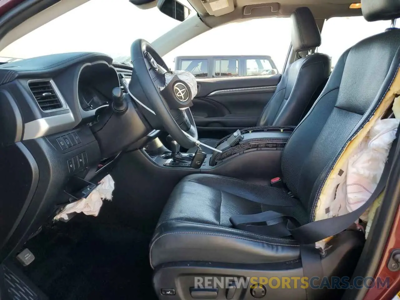 7 Photograph of a damaged car 5TDDZRFH8KS917566 TOYOTA HIGHLANDER 2019