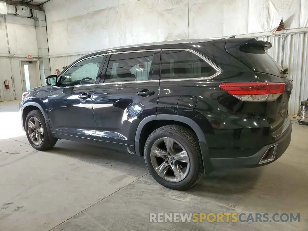 2 Photograph of a damaged car 5TDDZRFH8KS926140 TOYOTA HIGHLANDER 2019