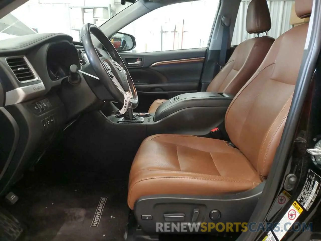 7 Photograph of a damaged car 5TDDZRFH8KS926140 TOYOTA HIGHLANDER 2019