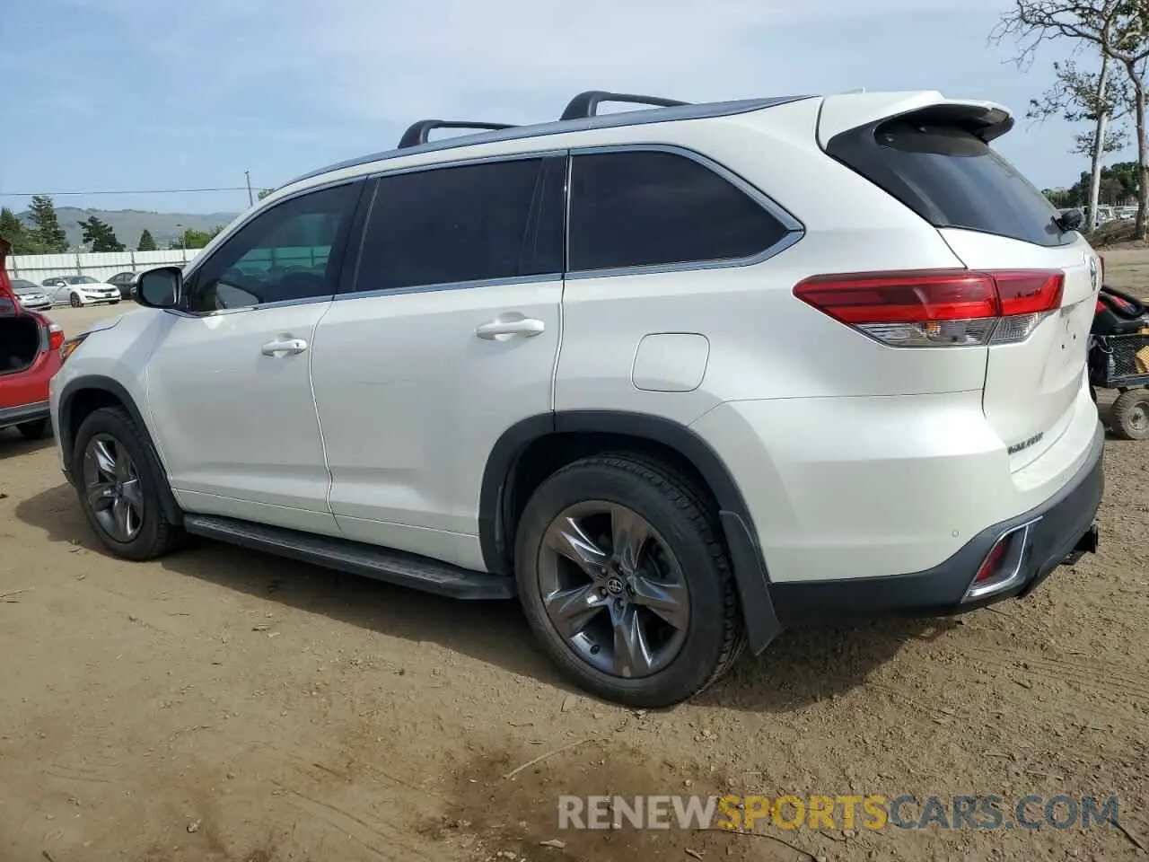 2 Photograph of a damaged car 5TDDZRFH8KS932410 TOYOTA HIGHLANDER 2019