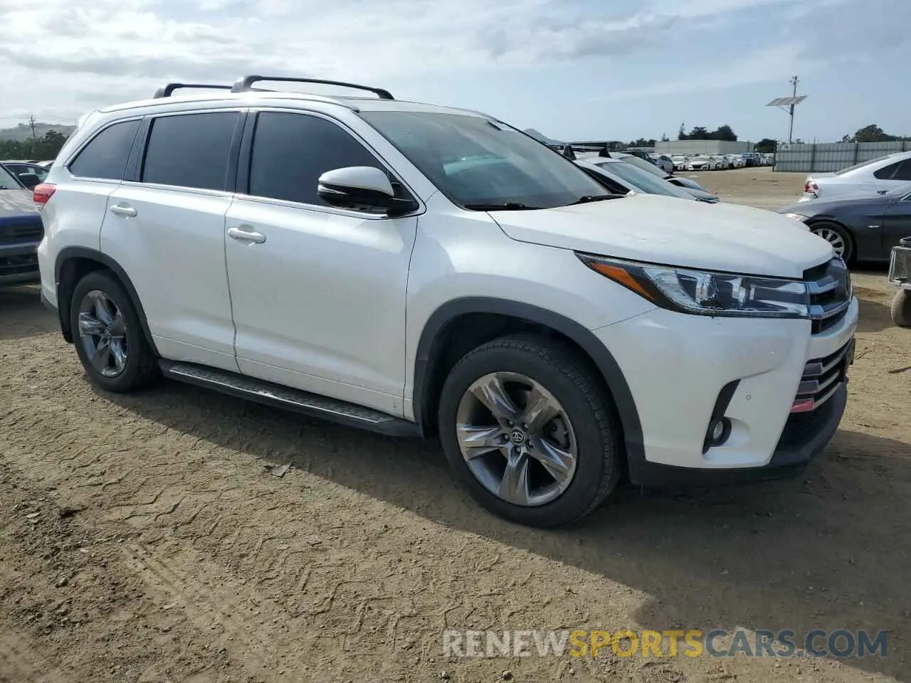 4 Photograph of a damaged car 5TDDZRFH8KS932410 TOYOTA HIGHLANDER 2019
