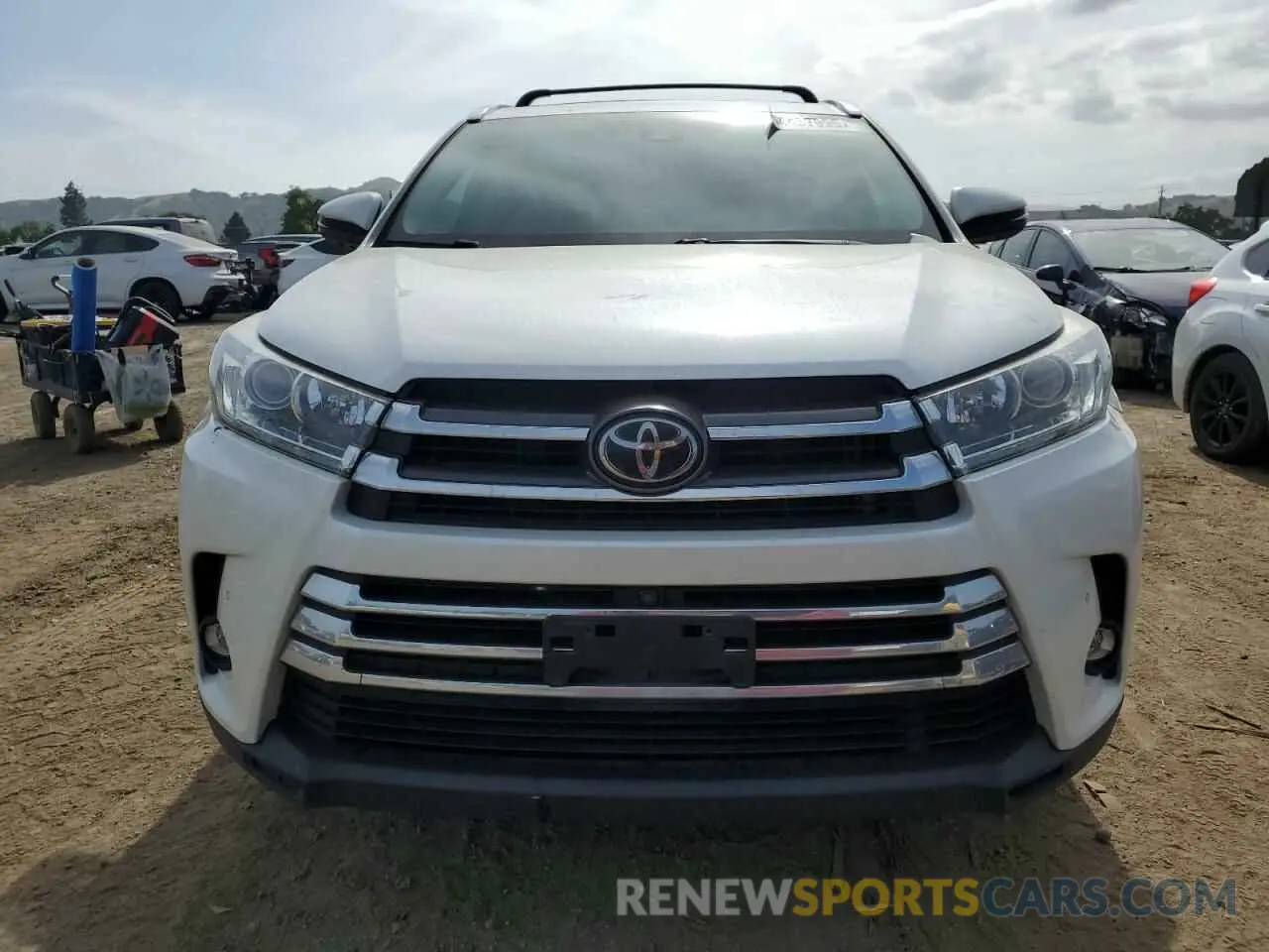 5 Photograph of a damaged car 5TDDZRFH8KS932410 TOYOTA HIGHLANDER 2019