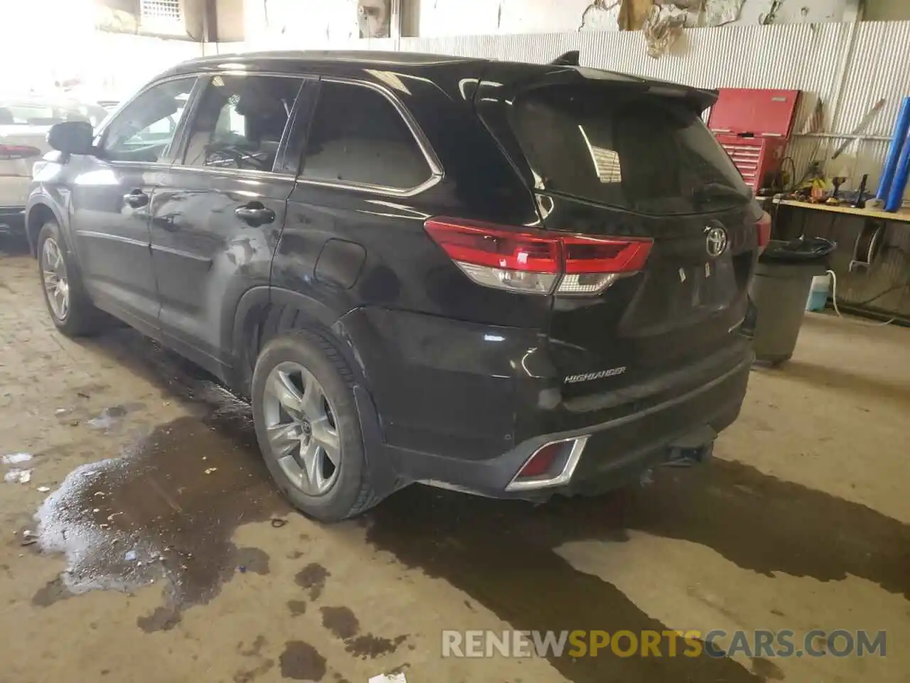 3 Photograph of a damaged car 5TDDZRFH8KS934500 TOYOTA HIGHLANDER 2019