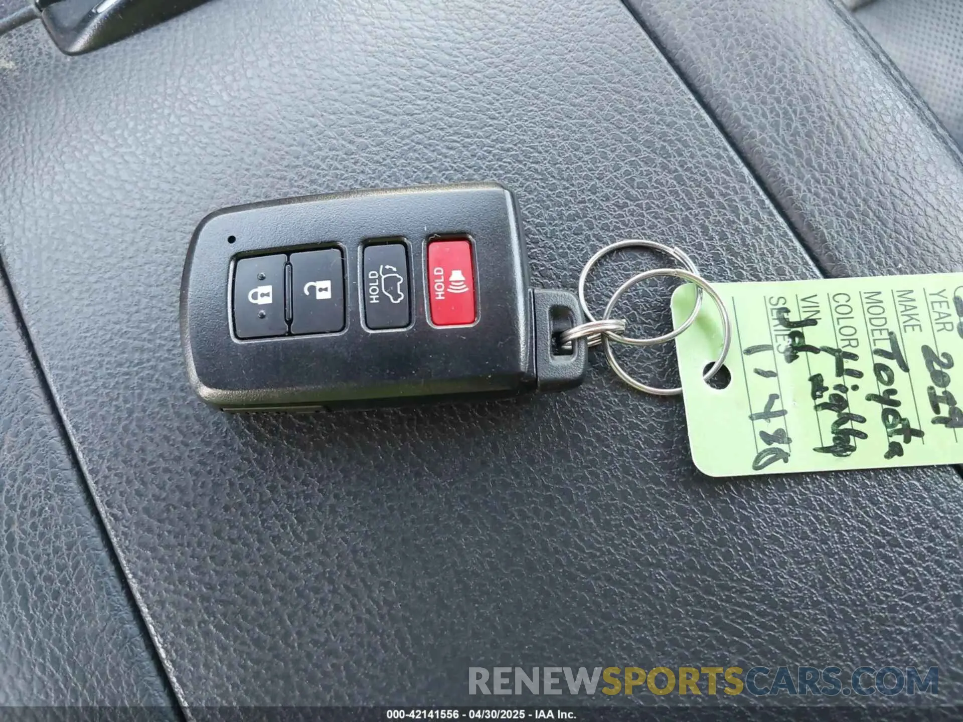 11 Photograph of a damaged car 5TDDZRFH8KS968209 TOYOTA HIGHLANDER 2019