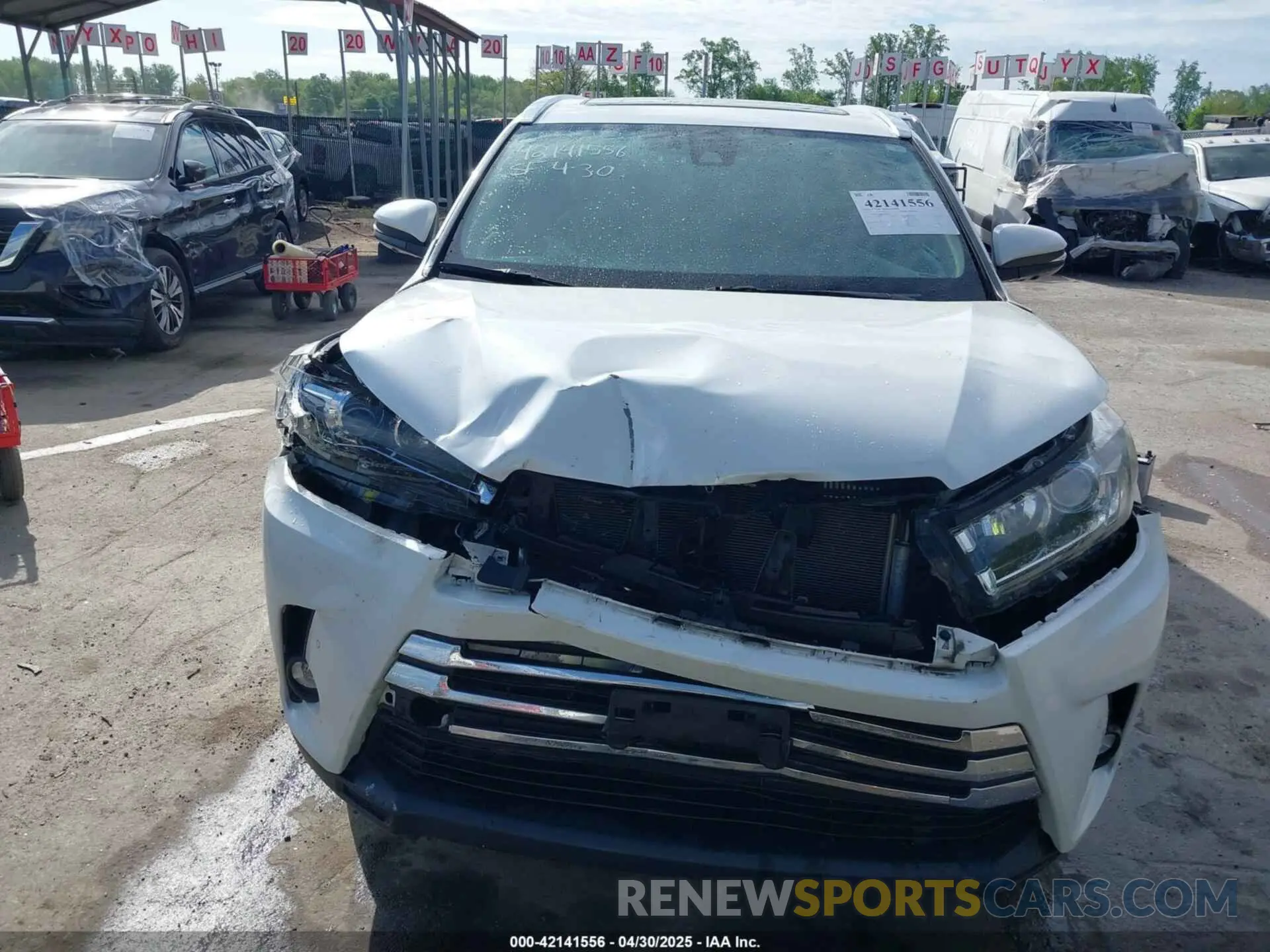 12 Photograph of a damaged car 5TDDZRFH8KS968209 TOYOTA HIGHLANDER 2019