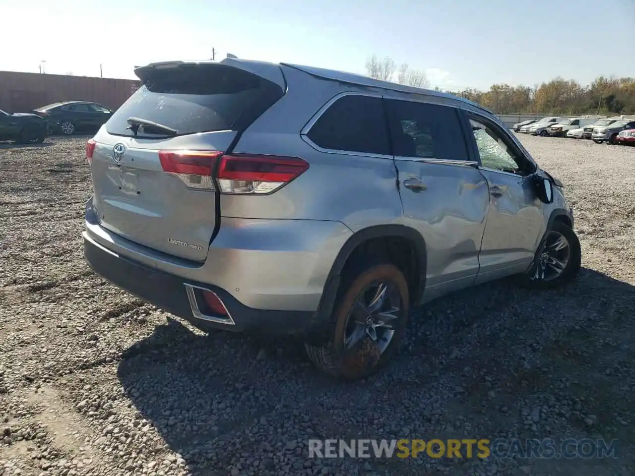 4 Photograph of a damaged car 5TDDZRFH8KS980148 TOYOTA HIGHLANDER 2019