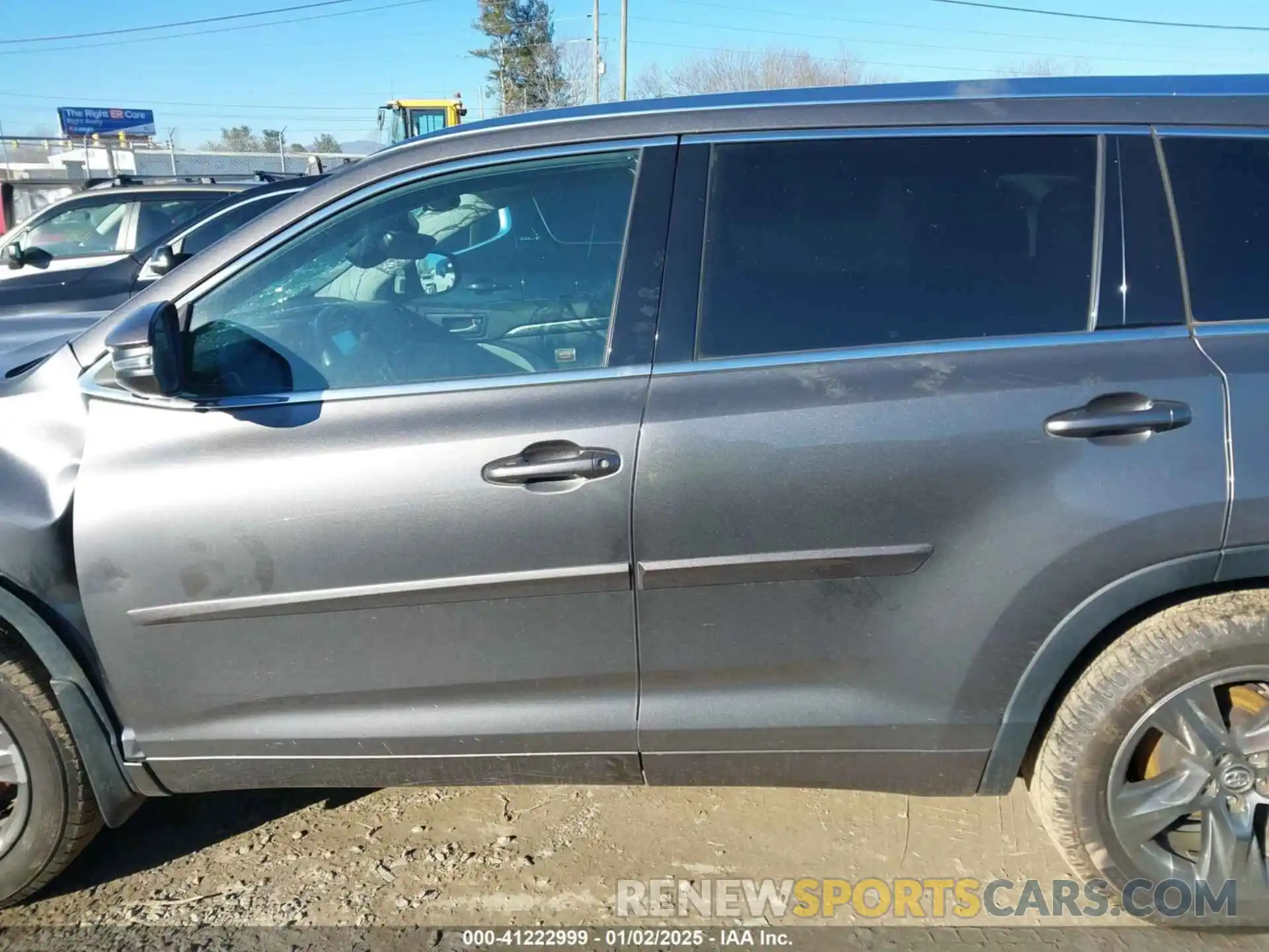 13 Photograph of a damaged car 5TDDZRFH8KS980392 TOYOTA HIGHLANDER 2019