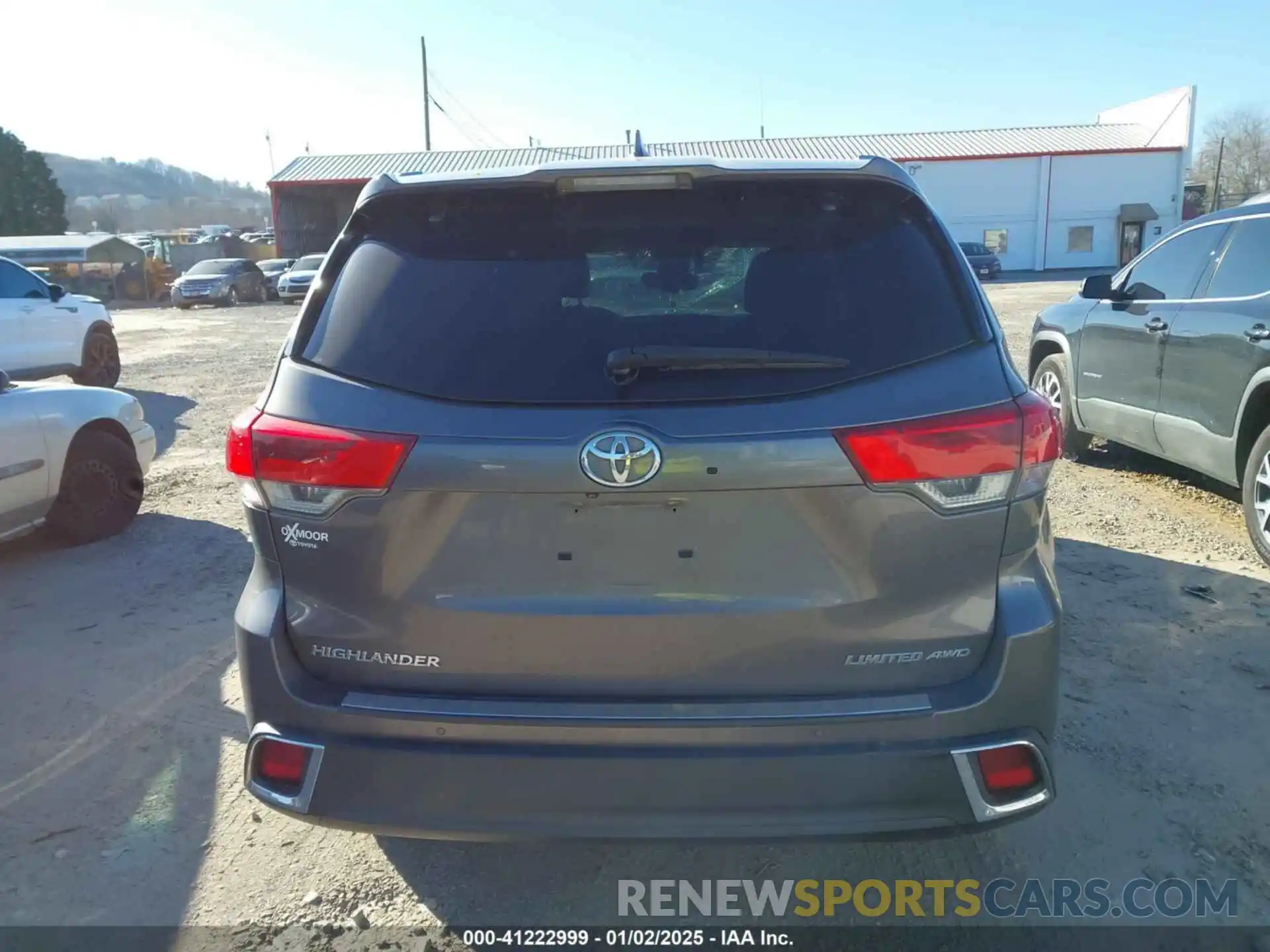 15 Photograph of a damaged car 5TDDZRFH8KS980392 TOYOTA HIGHLANDER 2019