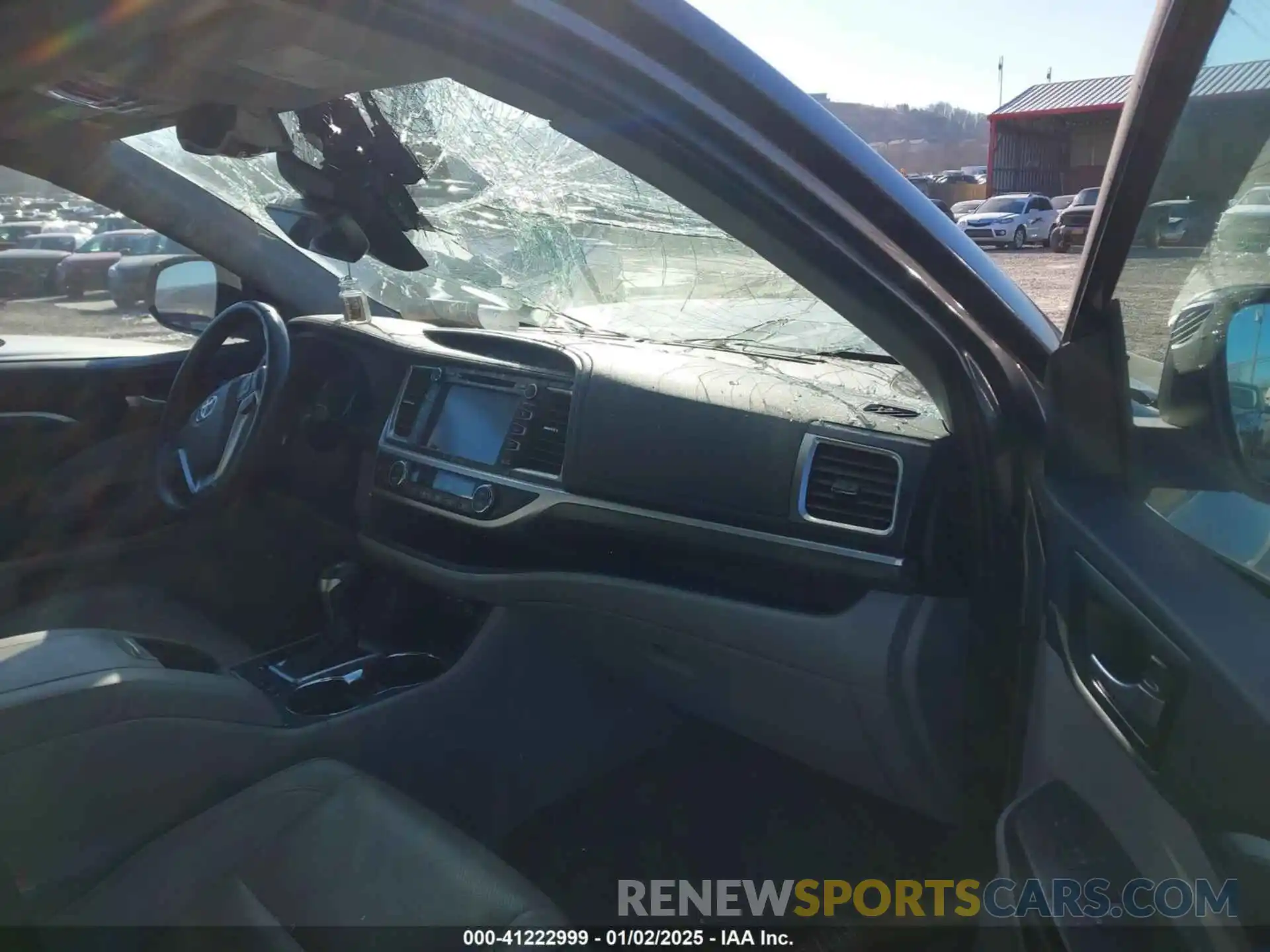 5 Photograph of a damaged car 5TDDZRFH8KS980392 TOYOTA HIGHLANDER 2019