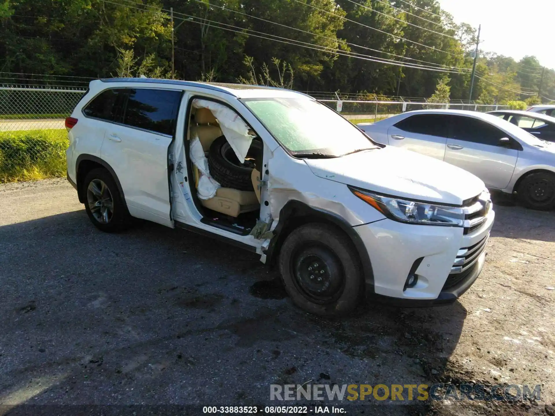 1 Photograph of a damaged car 5TDDZRFH8KS982398 TOYOTA HIGHLANDER 2019