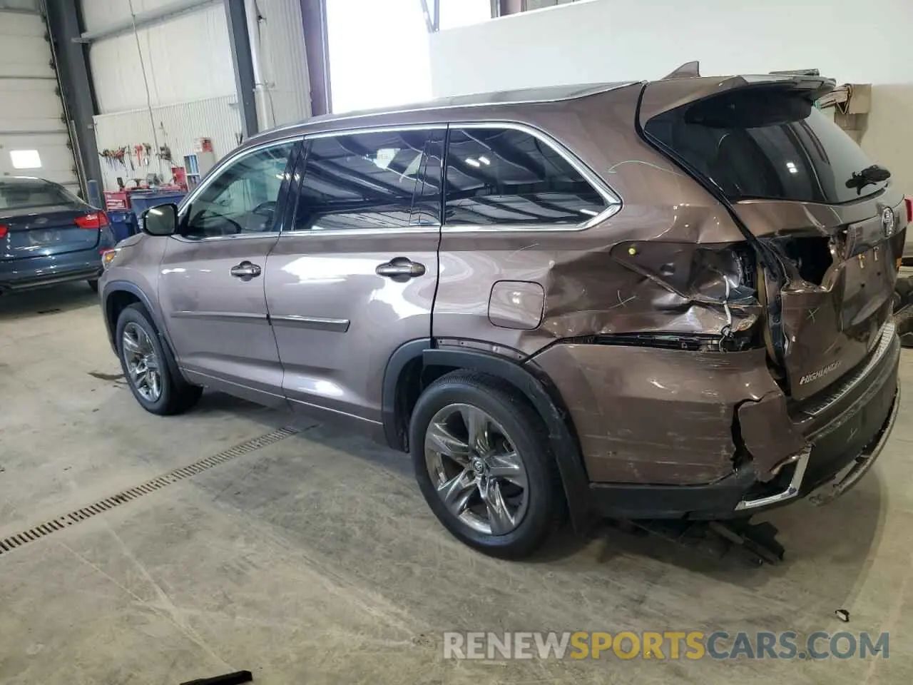 2 Photograph of a damaged car 5TDDZRFH8KS984040 TOYOTA HIGHLANDER 2019