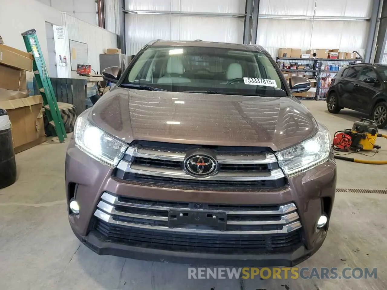 5 Photograph of a damaged car 5TDDZRFH8KS984040 TOYOTA HIGHLANDER 2019
