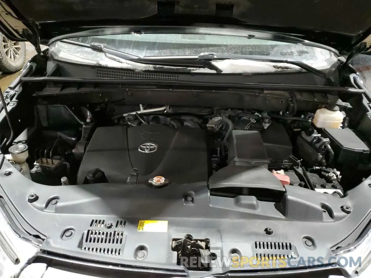 12 Photograph of a damaged car 5TDDZRFH8KS991862 TOYOTA HIGHLANDER 2019