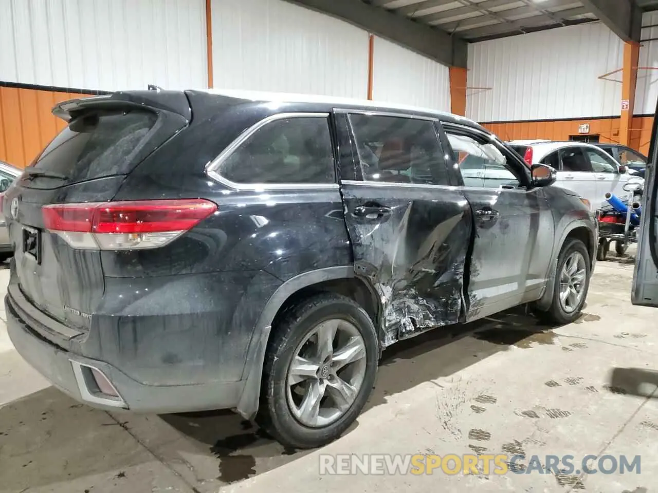3 Photograph of a damaged car 5TDDZRFH8KS991862 TOYOTA HIGHLANDER 2019