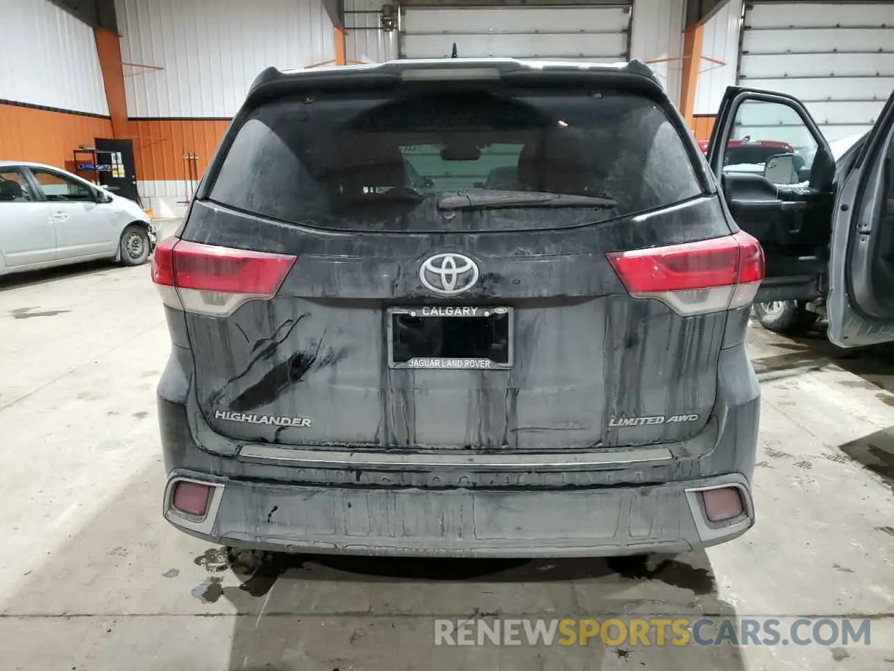 6 Photograph of a damaged car 5TDDZRFH8KS991862 TOYOTA HIGHLANDER 2019