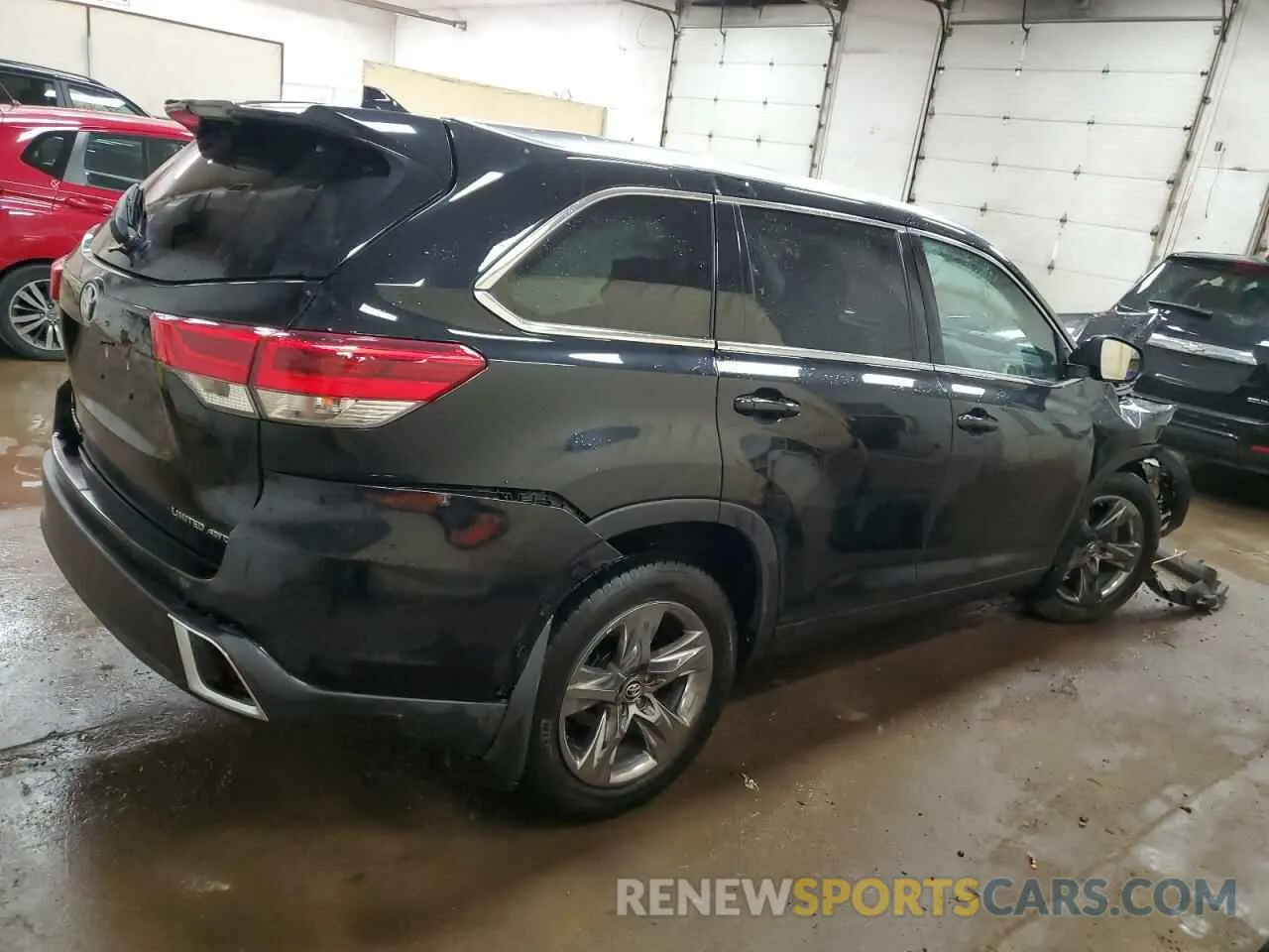 3 Photograph of a damaged car 5TDDZRFH9KS703301 TOYOTA HIGHLANDER 2019