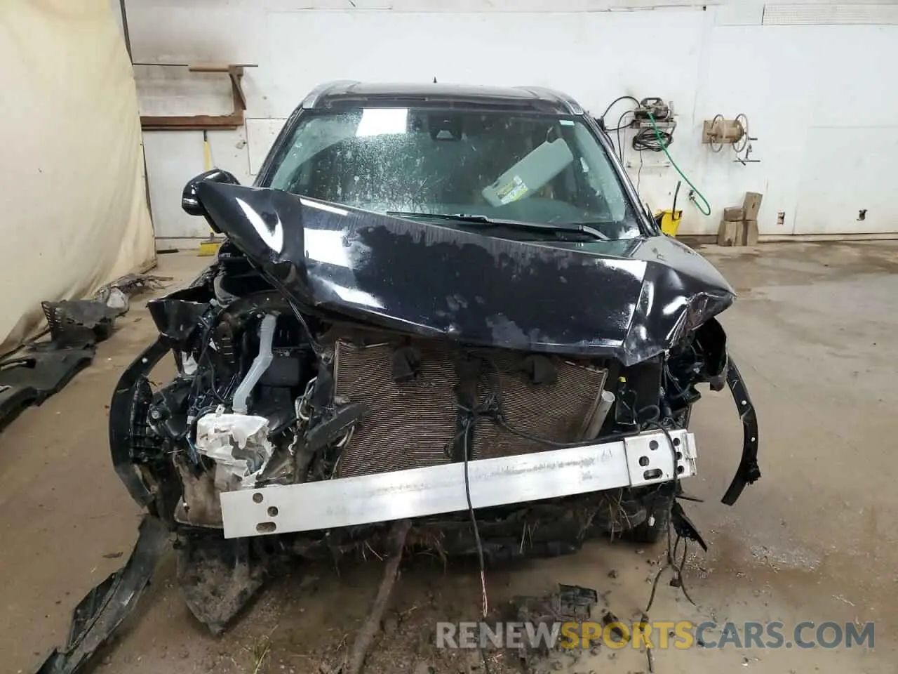 5 Photograph of a damaged car 5TDDZRFH9KS703301 TOYOTA HIGHLANDER 2019