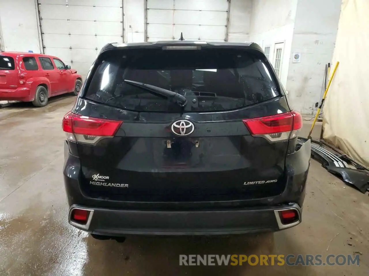 6 Photograph of a damaged car 5TDDZRFH9KS703301 TOYOTA HIGHLANDER 2019