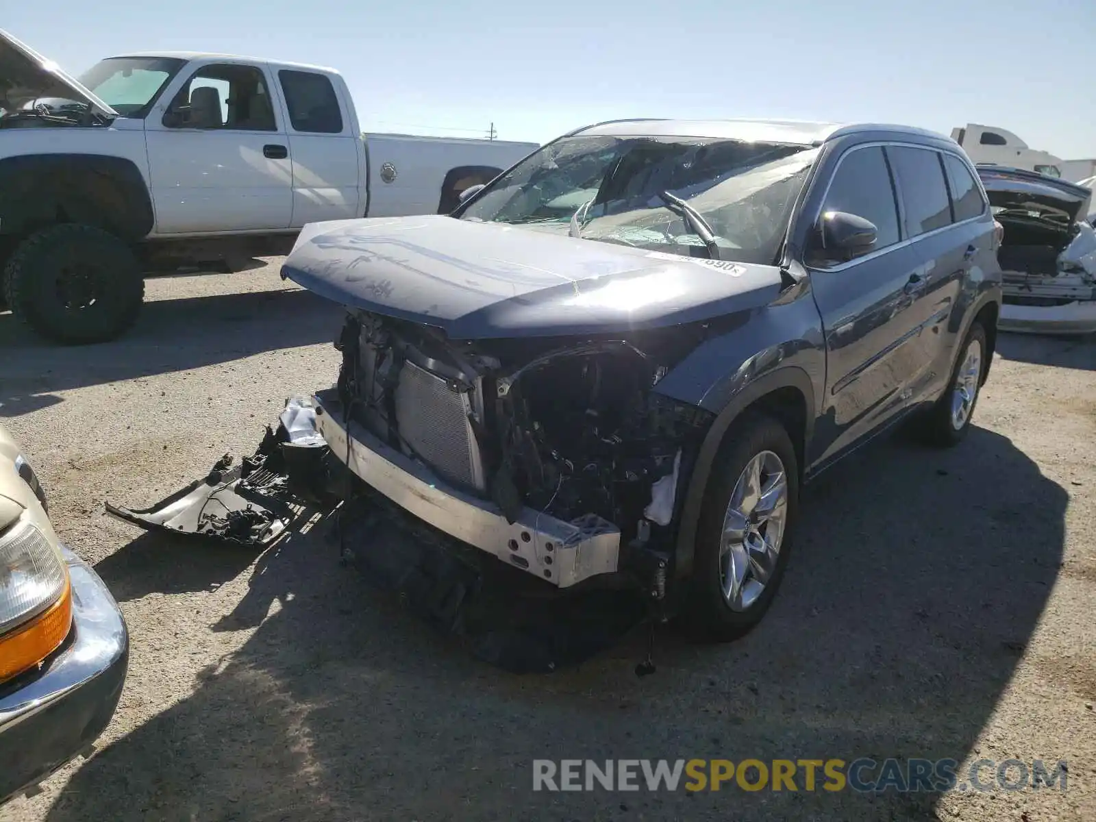 2 Photograph of a damaged car 5TDDZRFH9KS703671 TOYOTA HIGHLANDER 2019