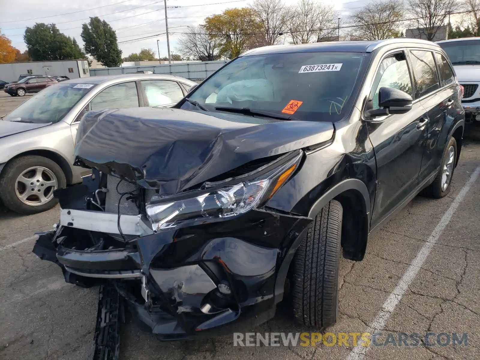 2 Photograph of a damaged car 5TDDZRFH9KS718848 TOYOTA HIGHLANDER 2019