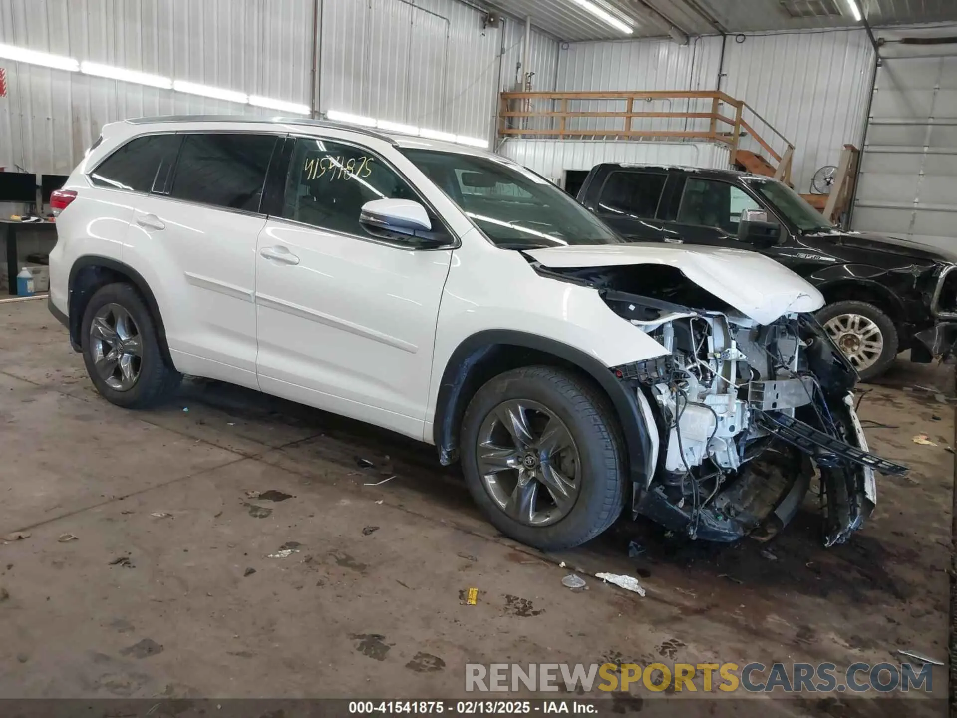 1 Photograph of a damaged car 5TDDZRFH9KS733432 TOYOTA HIGHLANDER 2019