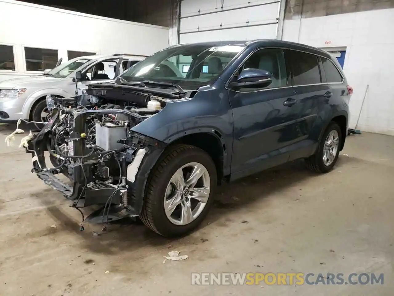 1 Photograph of a damaged car 5TDDZRFH9KS916166 TOYOTA HIGHLANDER 2019