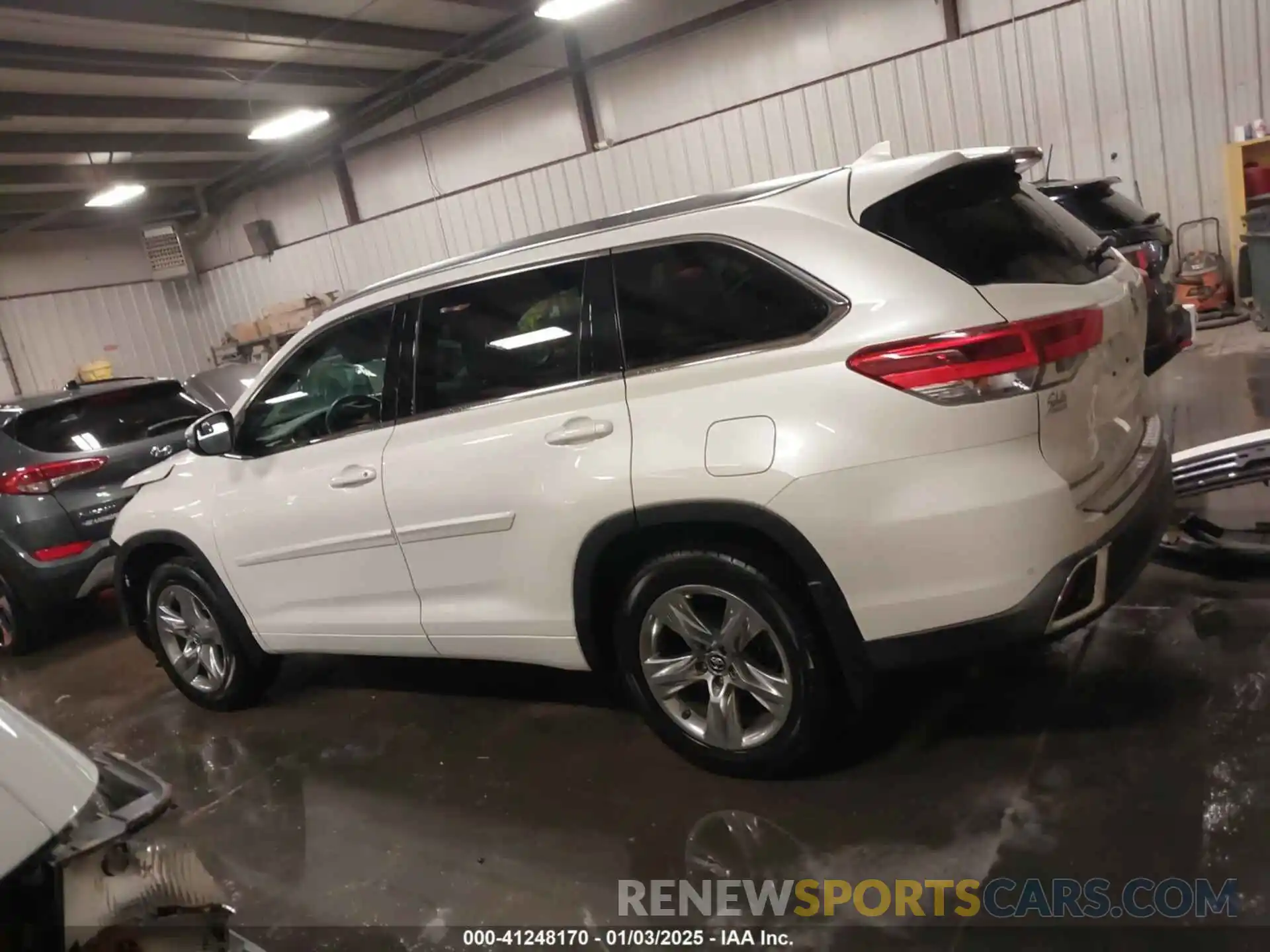 15 Photograph of a damaged car 5TDDZRFH9KS919102 TOYOTA HIGHLANDER 2019