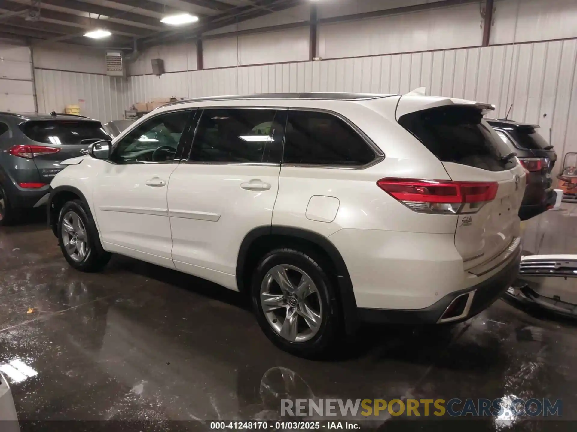 3 Photograph of a damaged car 5TDDZRFH9KS919102 TOYOTA HIGHLANDER 2019