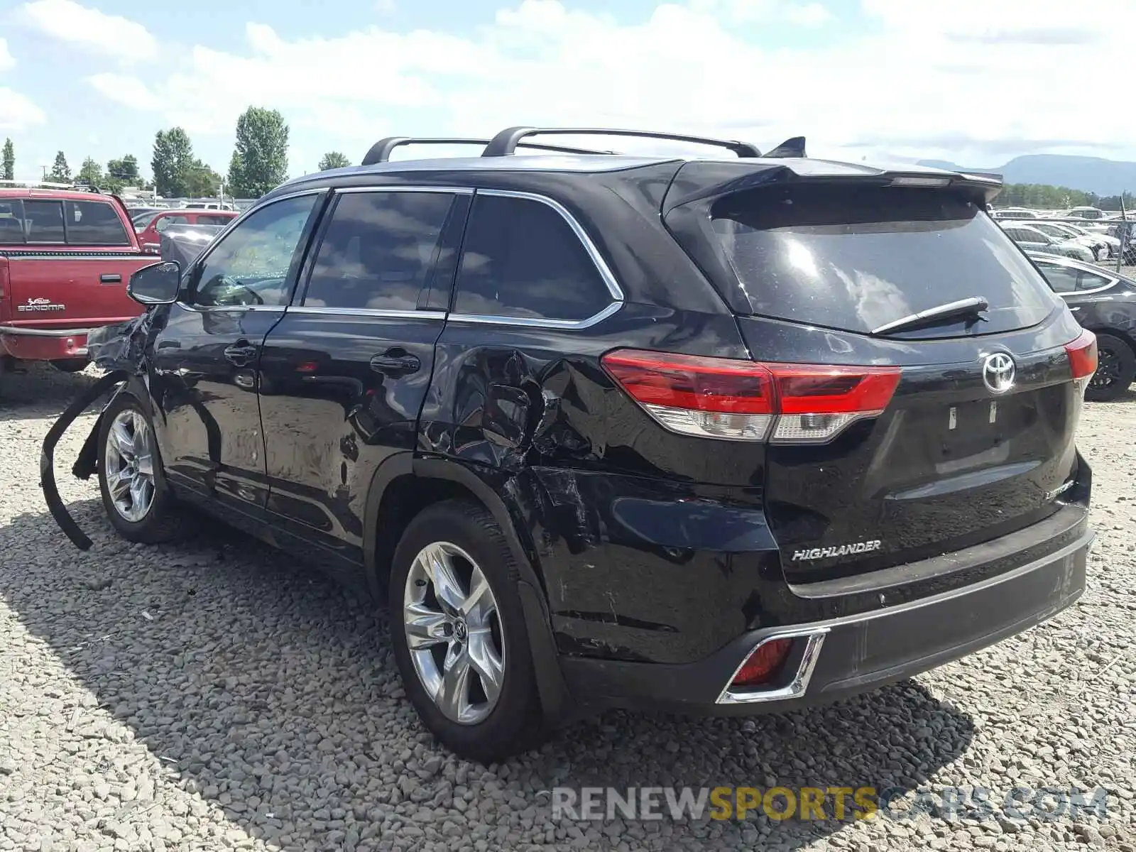 3 Photograph of a damaged car 5TDDZRFH9KS932237 TOYOTA HIGHLANDER 2019