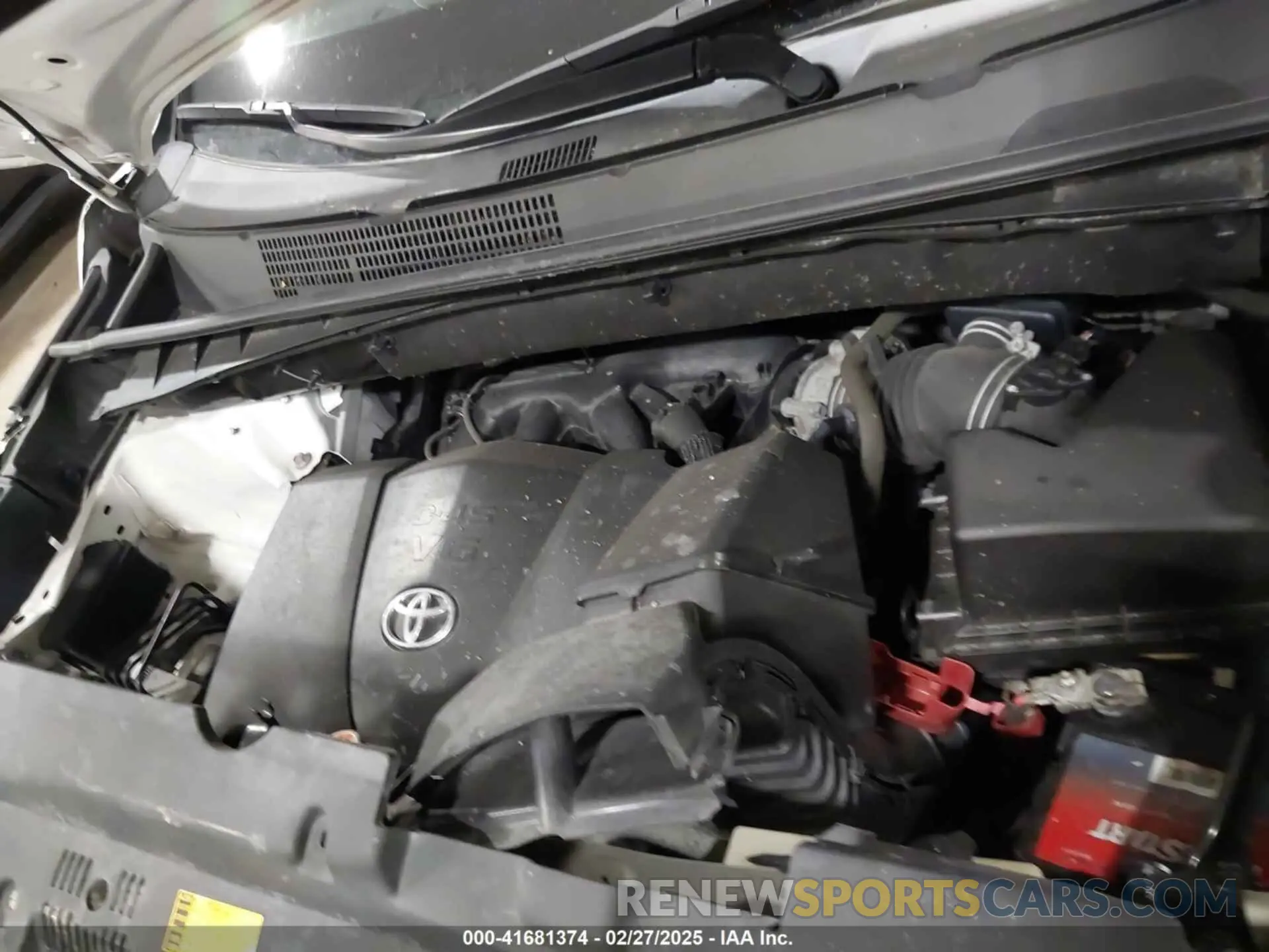 10 Photograph of a damaged car 5TDDZRFH9KS932609 TOYOTA HIGHLANDER 2019