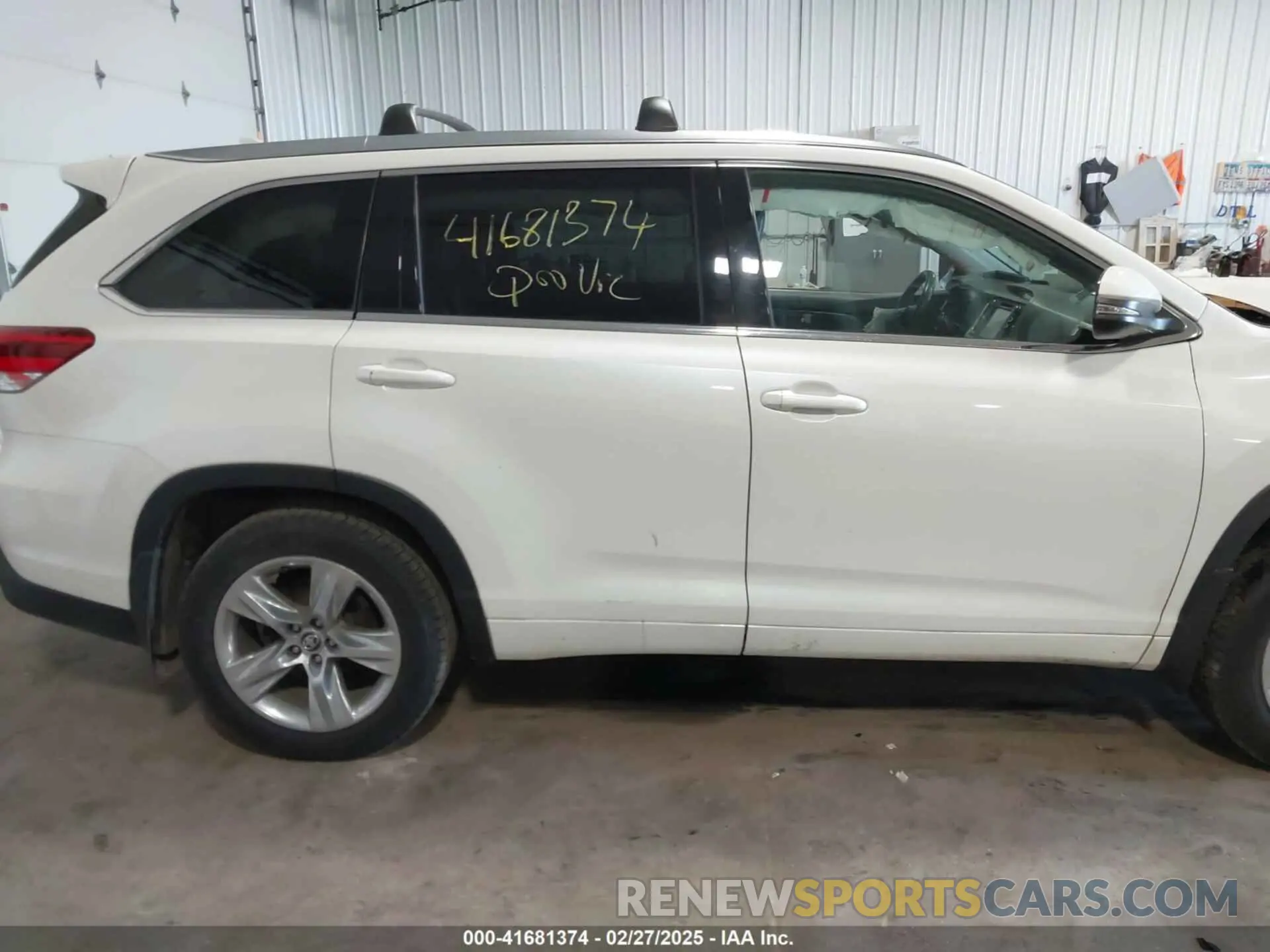 14 Photograph of a damaged car 5TDDZRFH9KS932609 TOYOTA HIGHLANDER 2019
