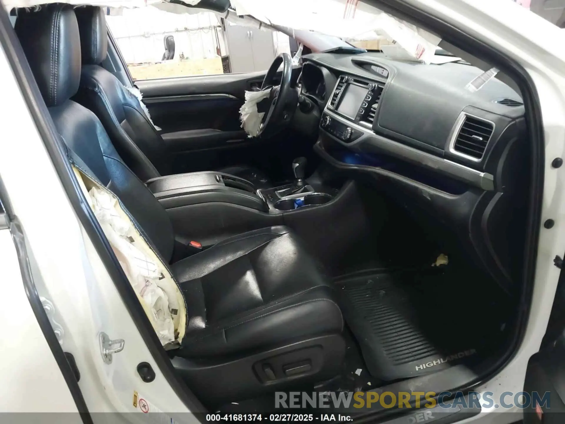 5 Photograph of a damaged car 5TDDZRFH9KS932609 TOYOTA HIGHLANDER 2019
