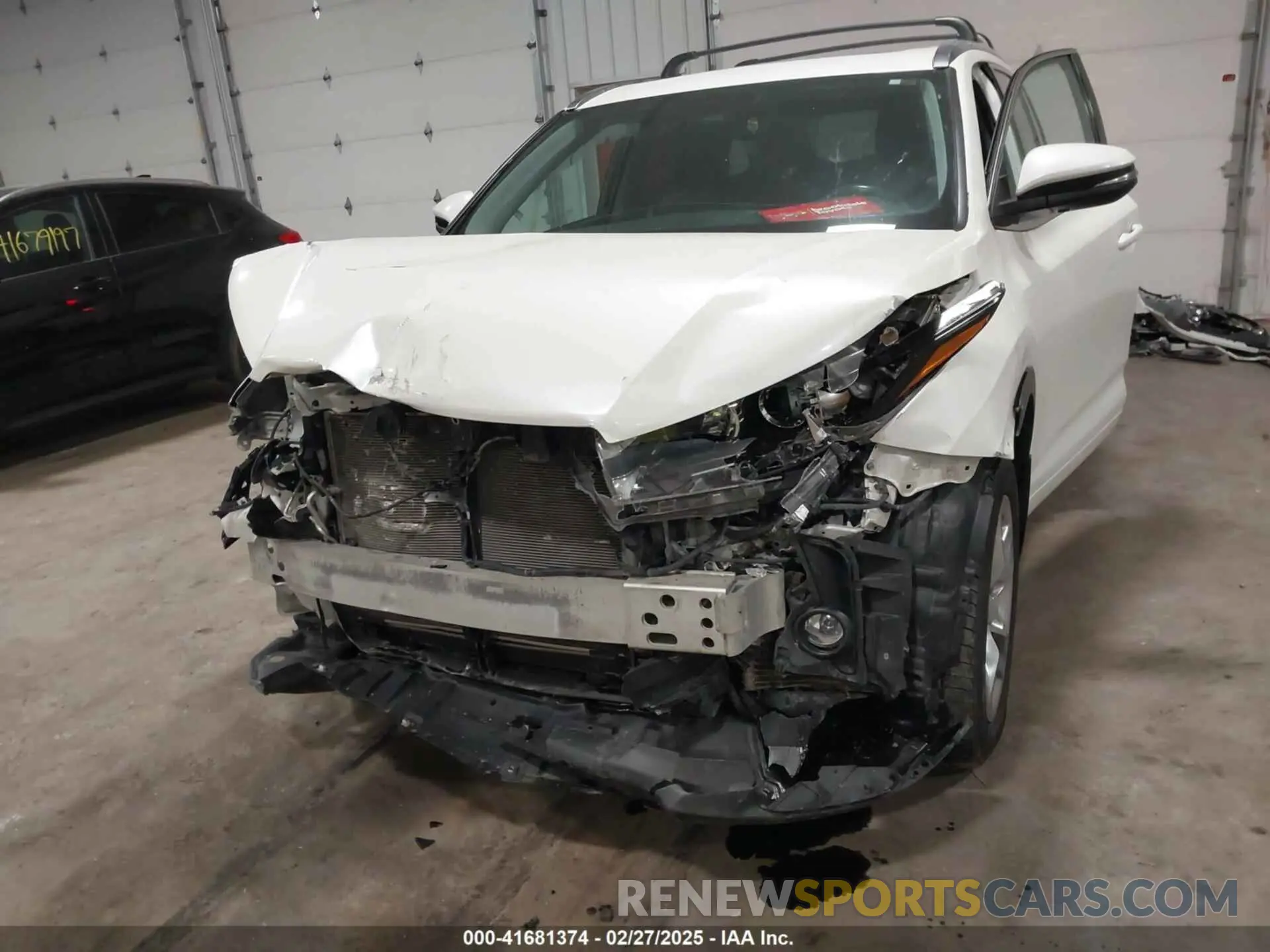 6 Photograph of a damaged car 5TDDZRFH9KS932609 TOYOTA HIGHLANDER 2019