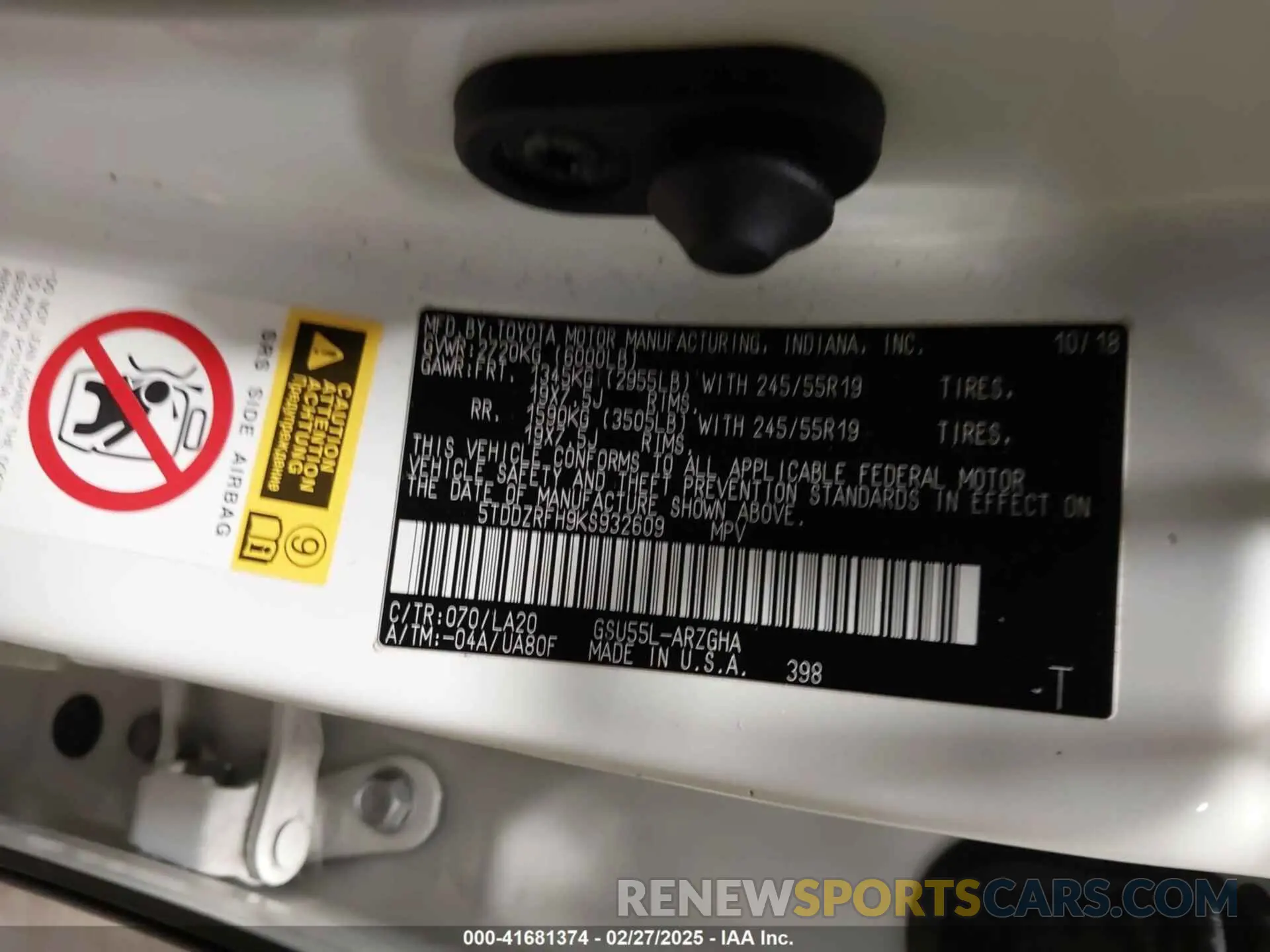 9 Photograph of a damaged car 5TDDZRFH9KS932609 TOYOTA HIGHLANDER 2019
