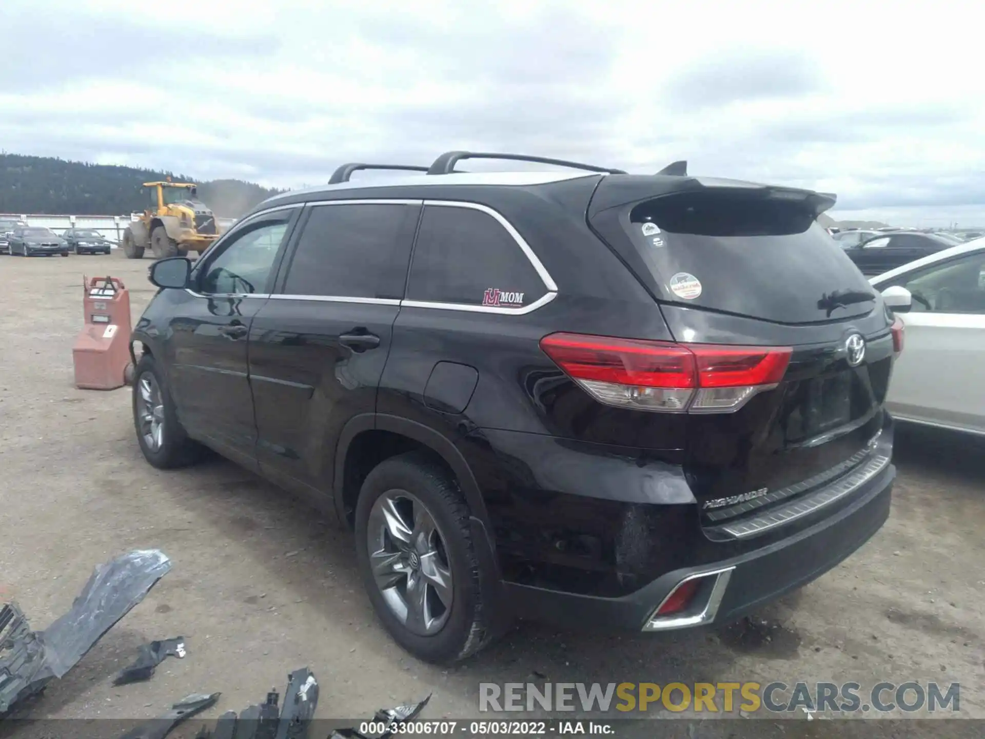 3 Photograph of a damaged car 5TDDZRFH9KS968610 TOYOTA HIGHLANDER 2019