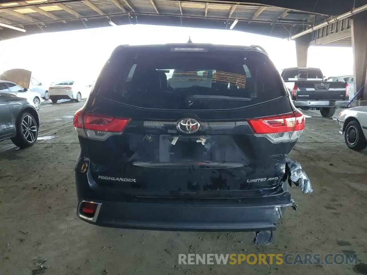 6 Photograph of a damaged car 5TDDZRFH9KS977677 TOYOTA HIGHLANDER 2019