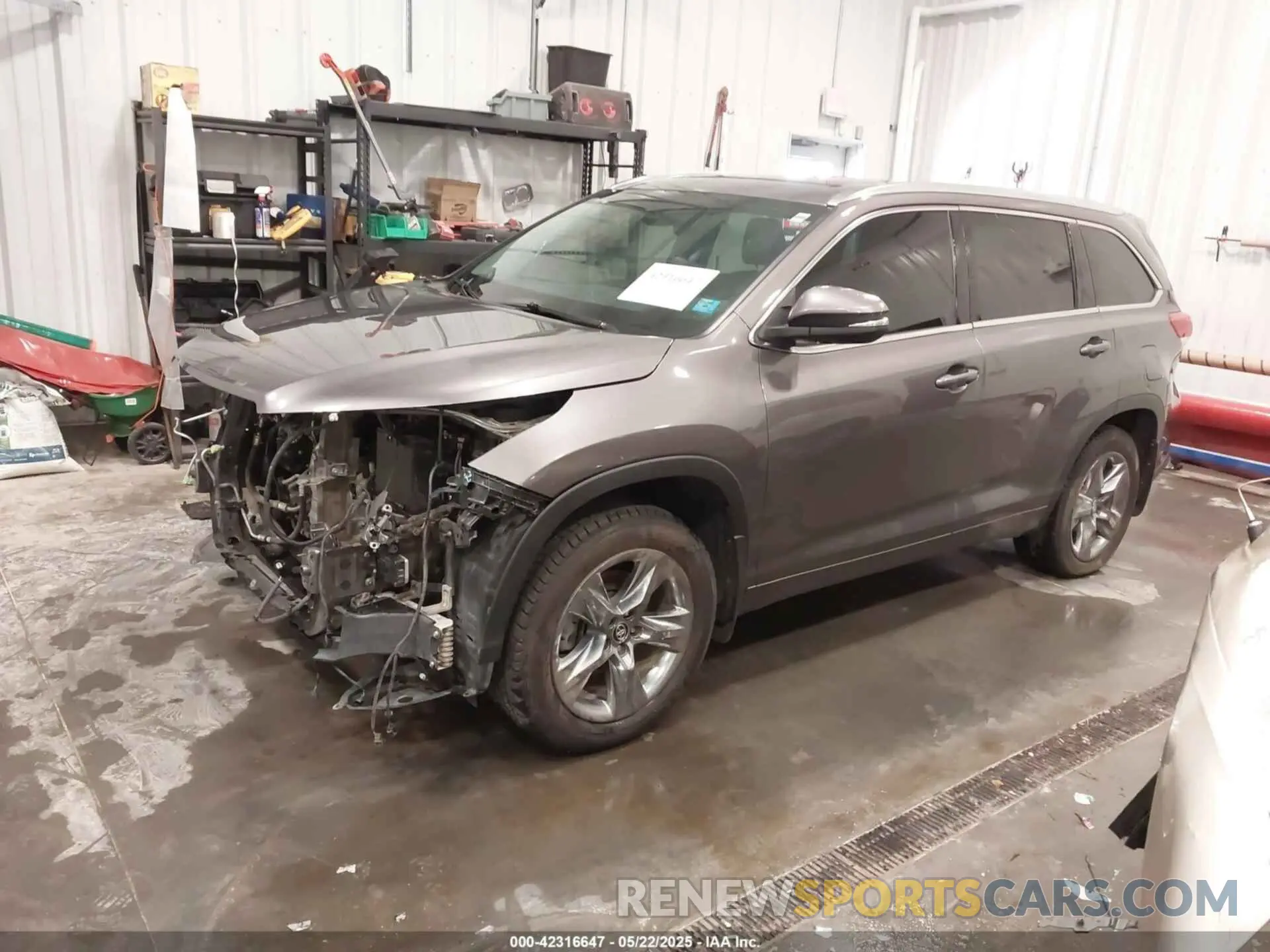 2 Photograph of a damaged car 5TDDZRFH9KS983043 TOYOTA HIGHLANDER 2019