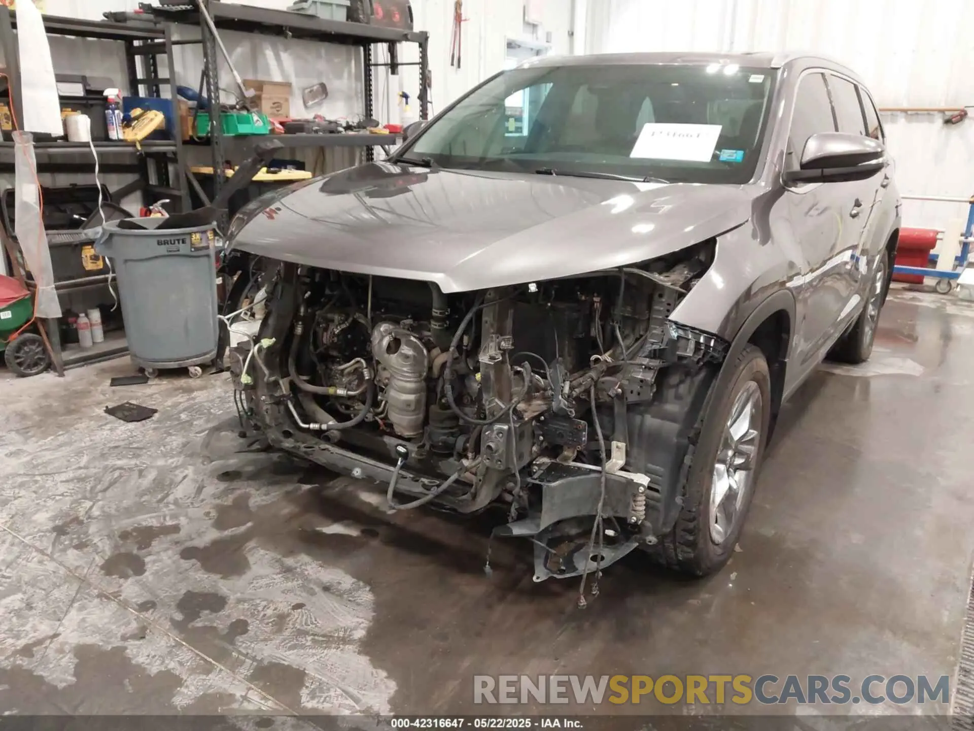 6 Photograph of a damaged car 5TDDZRFH9KS983043 TOYOTA HIGHLANDER 2019
