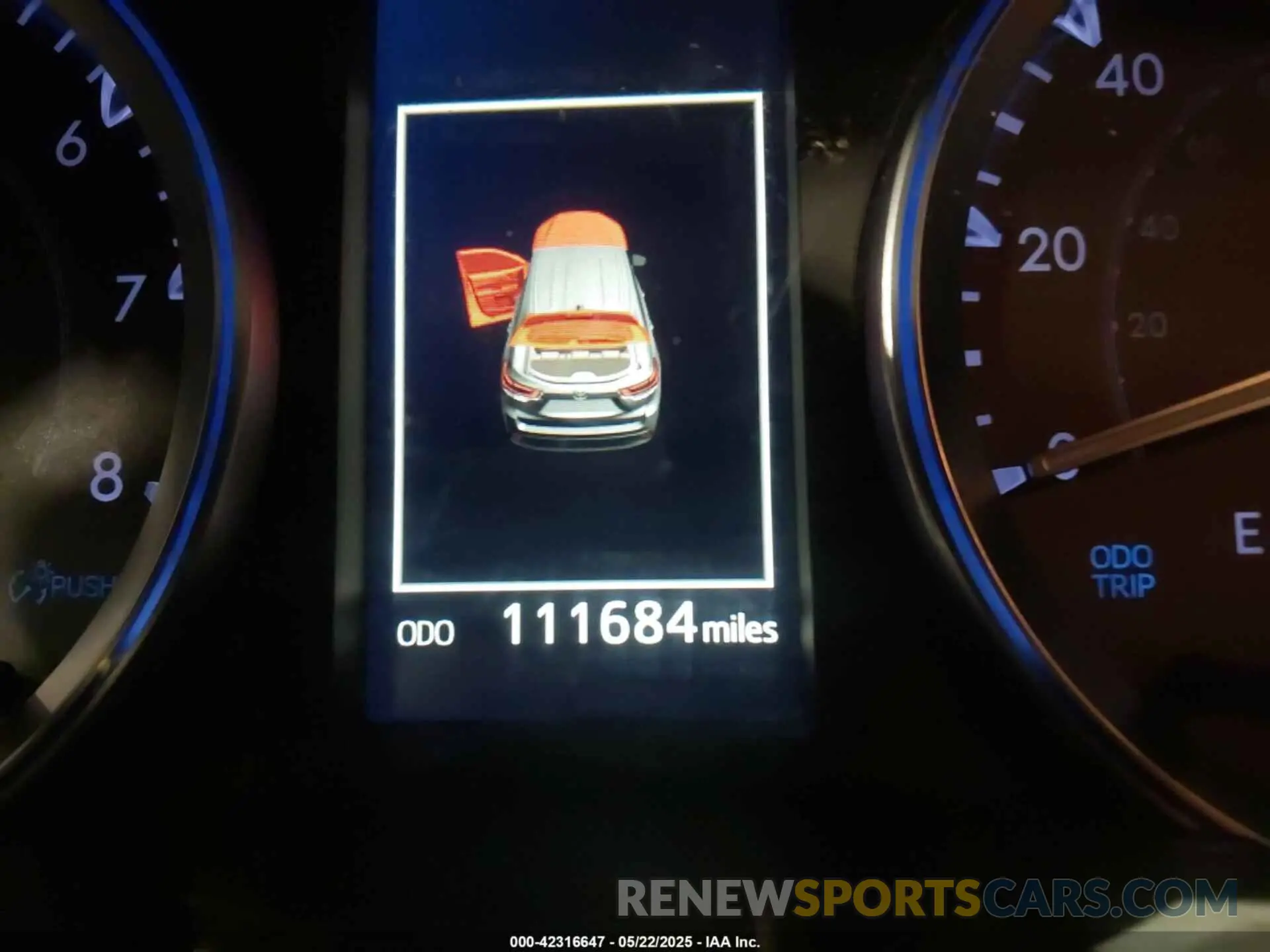 7 Photograph of a damaged car 5TDDZRFH9KS983043 TOYOTA HIGHLANDER 2019