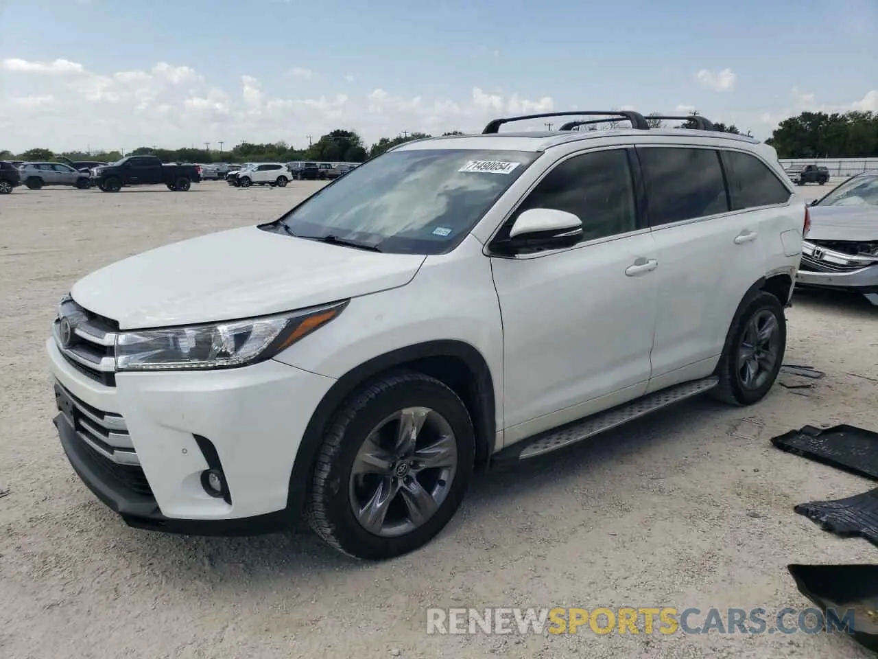 1 Photograph of a damaged car 5TDDZRFH9KS985777 TOYOTA HIGHLANDER 2019