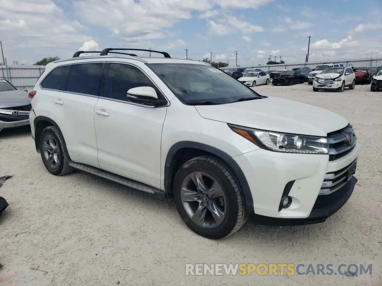 4 Photograph of a damaged car 5TDDZRFH9KS985777 TOYOTA HIGHLANDER 2019