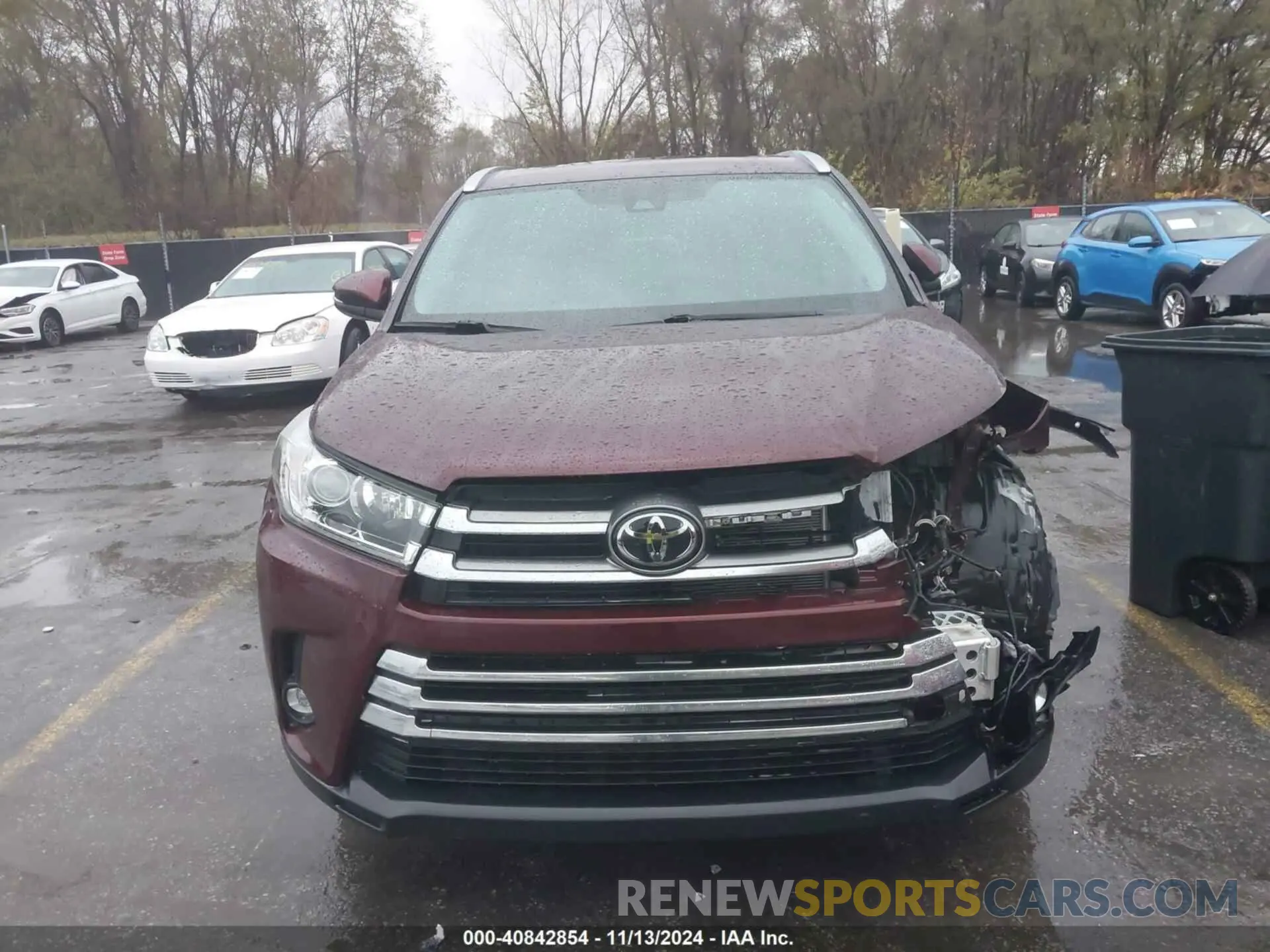 13 Photograph of a damaged car 5TDDZRFHXKS737098 TOYOTA HIGHLANDER 2019