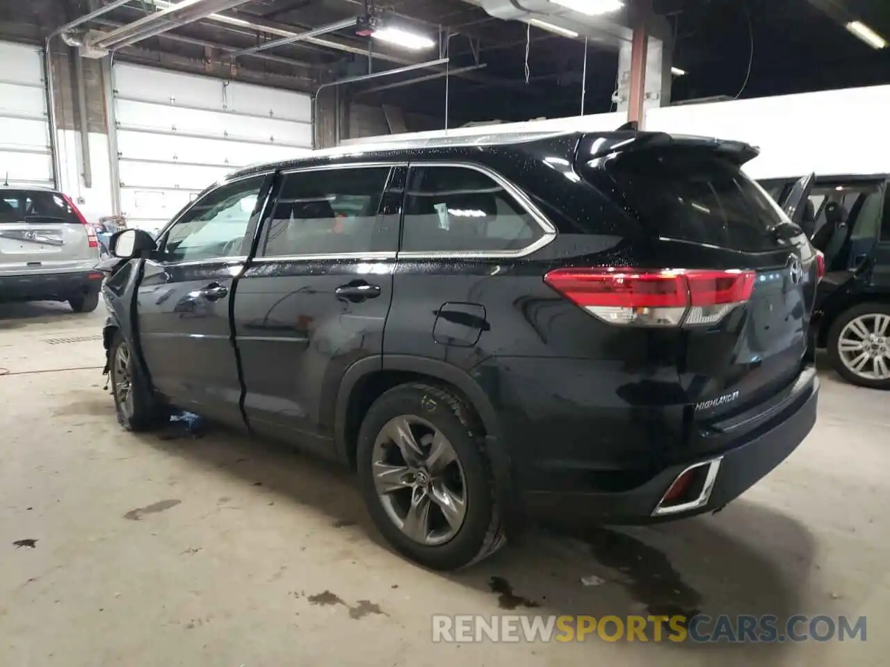 2 Photograph of a damaged car 5TDDZRFHXKS924096 TOYOTA HIGHLANDER 2019