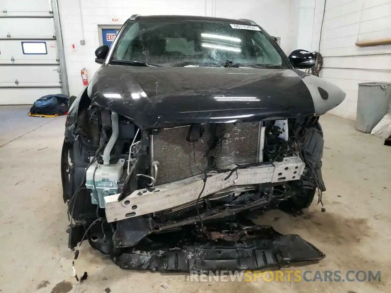 5 Photograph of a damaged car 5TDDZRFHXKS924096 TOYOTA HIGHLANDER 2019