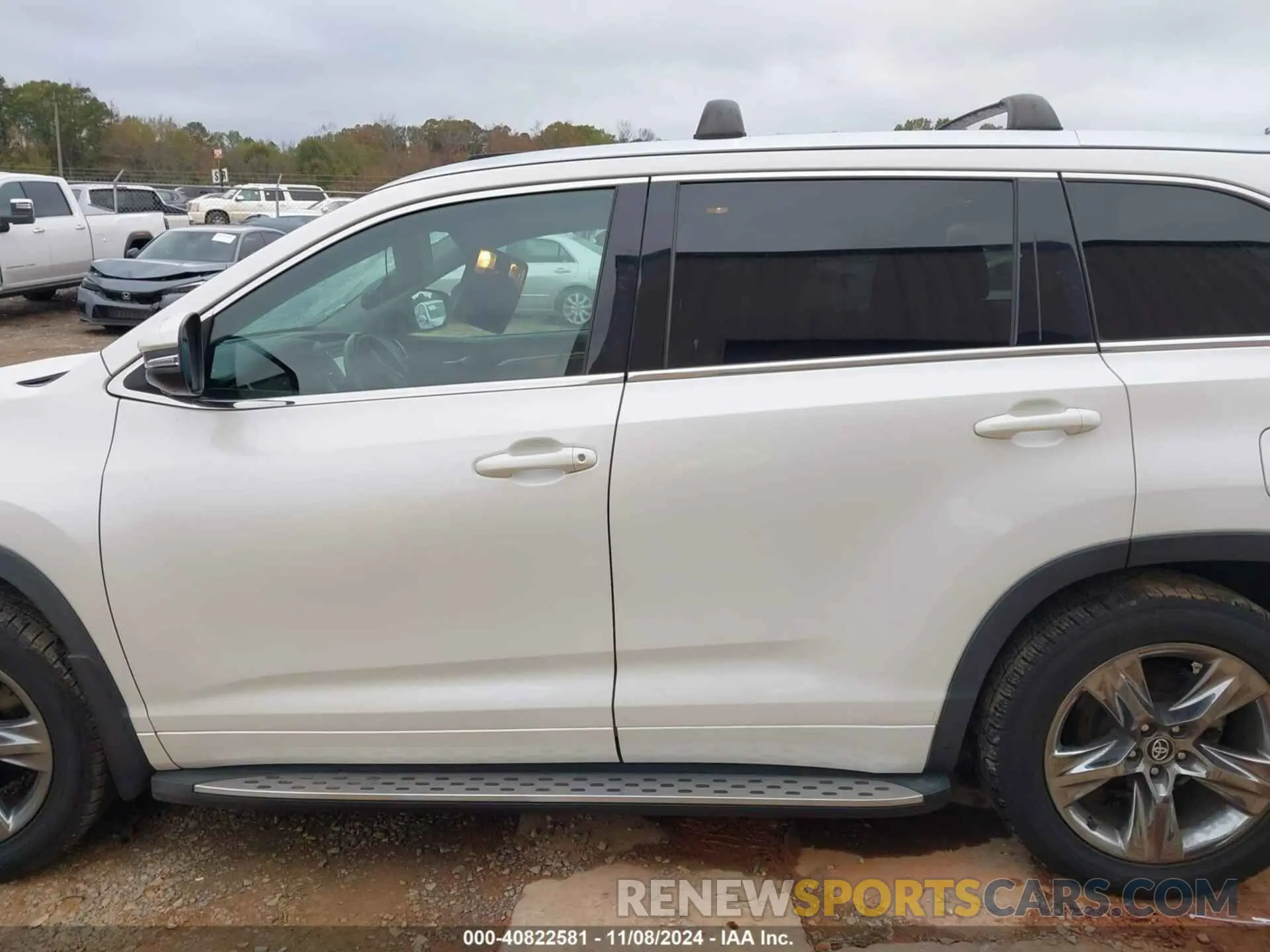 14 Photograph of a damaged car 5TDDZRFHXKS930187 TOYOTA HIGHLANDER 2019