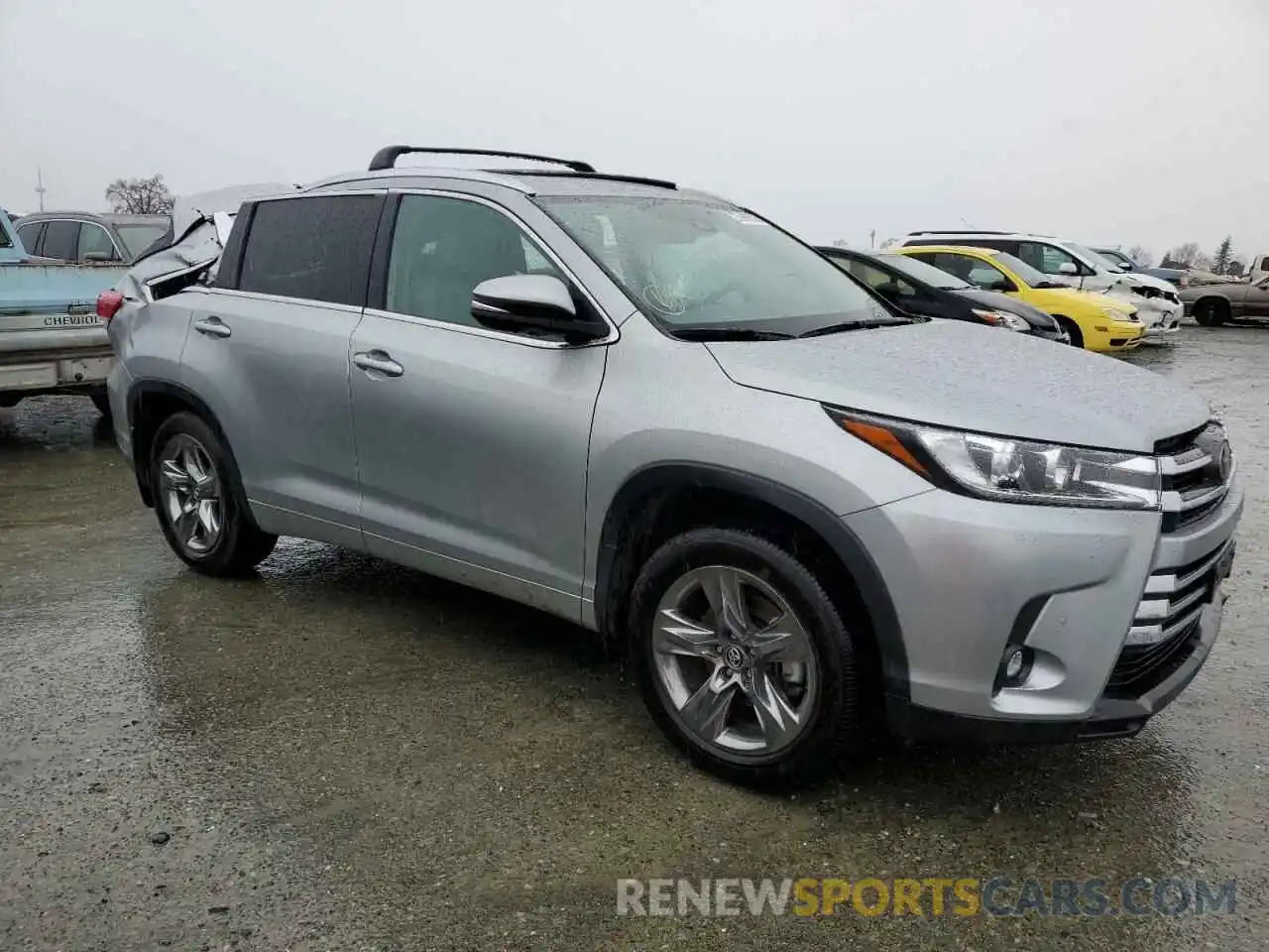 4 Photograph of a damaged car 5TDDZRFHXKS950150 TOYOTA HIGHLANDER 2019