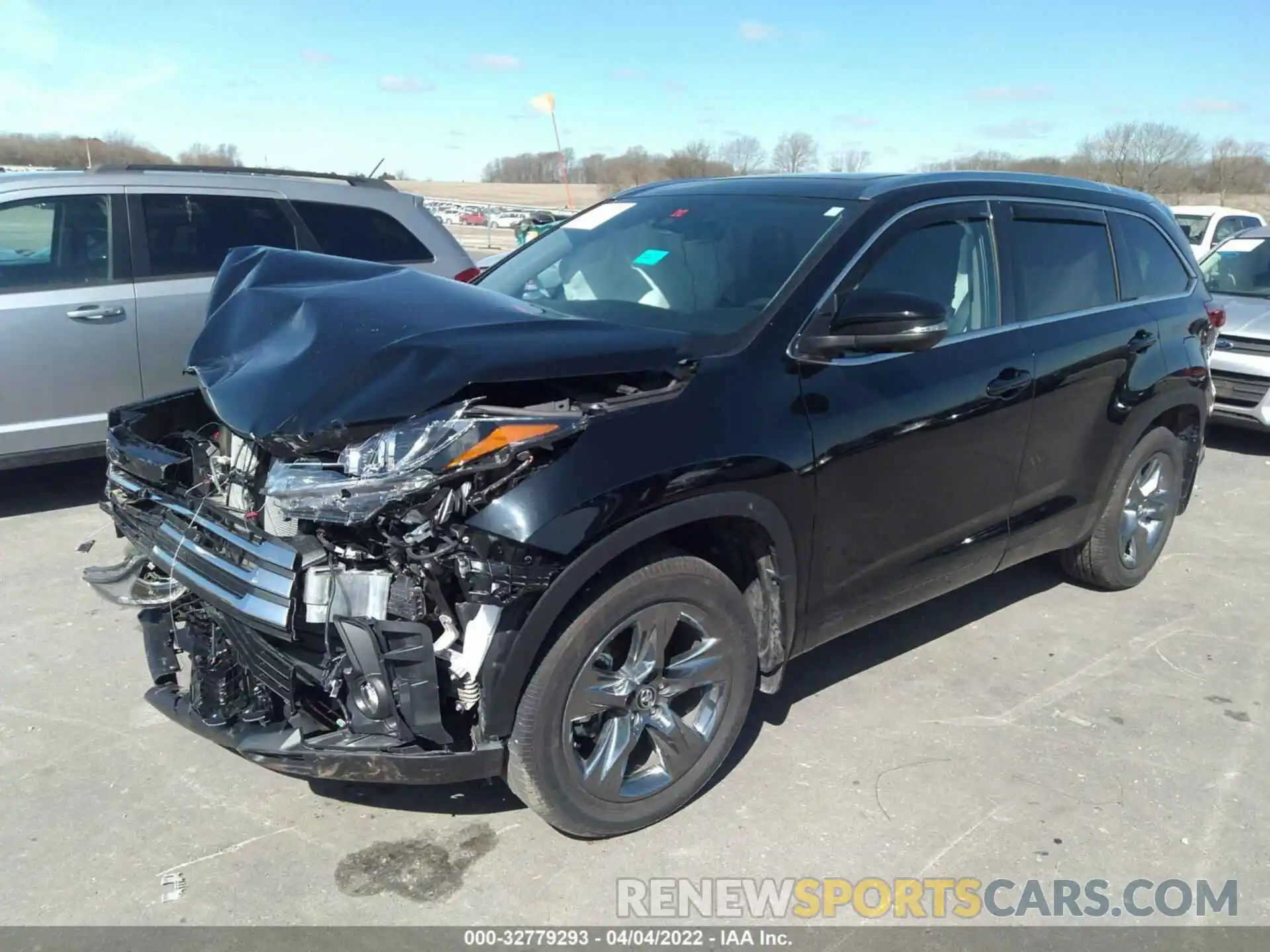 2 Photograph of a damaged car 5TDDZRFHXKS952450 TOYOTA HIGHLANDER 2019