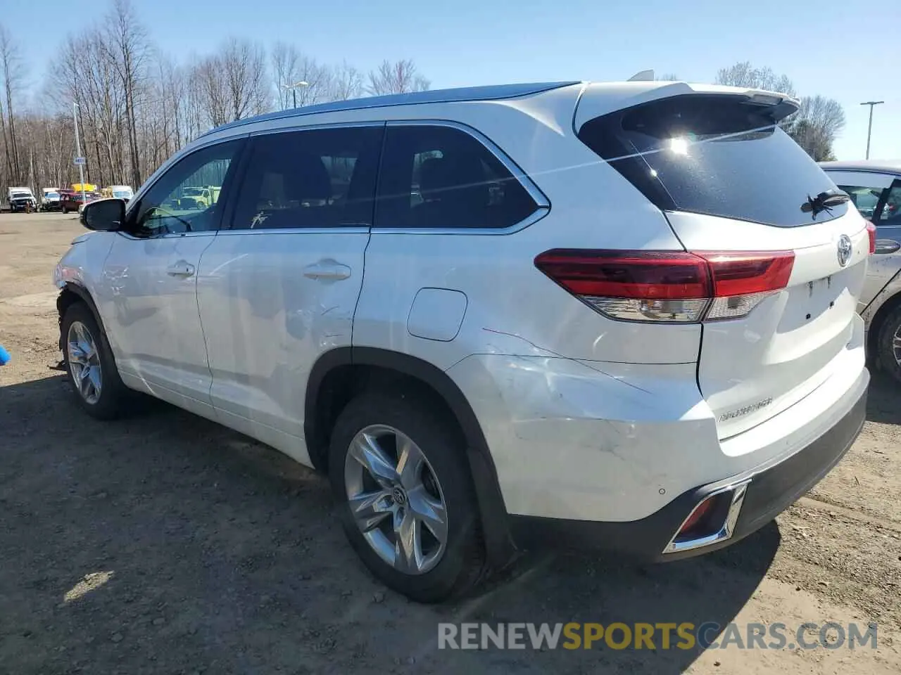 2 Photograph of a damaged car 5TDDZRFHXKS992446 TOYOTA HIGHLANDER 2019